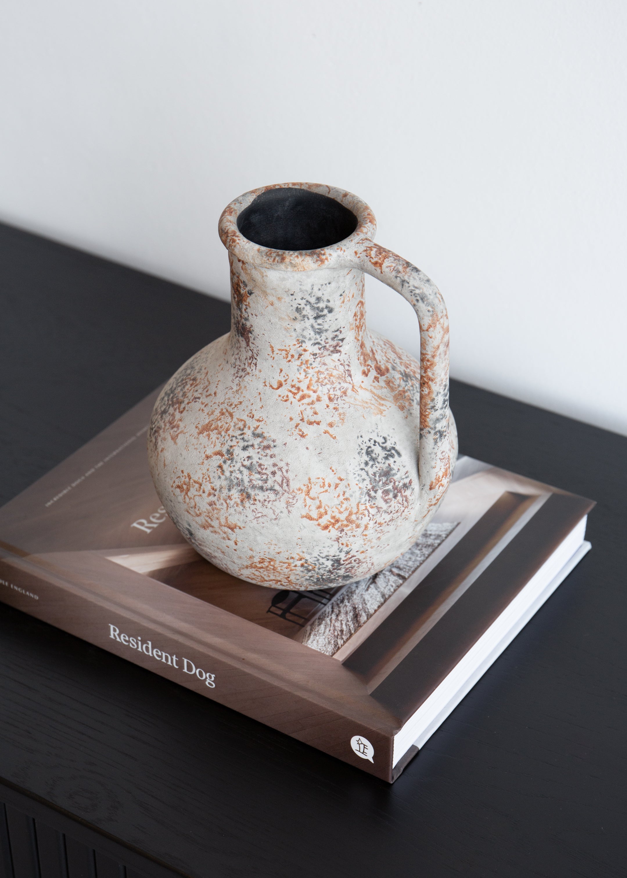 Terracotta vase with handles / Speckled Beige