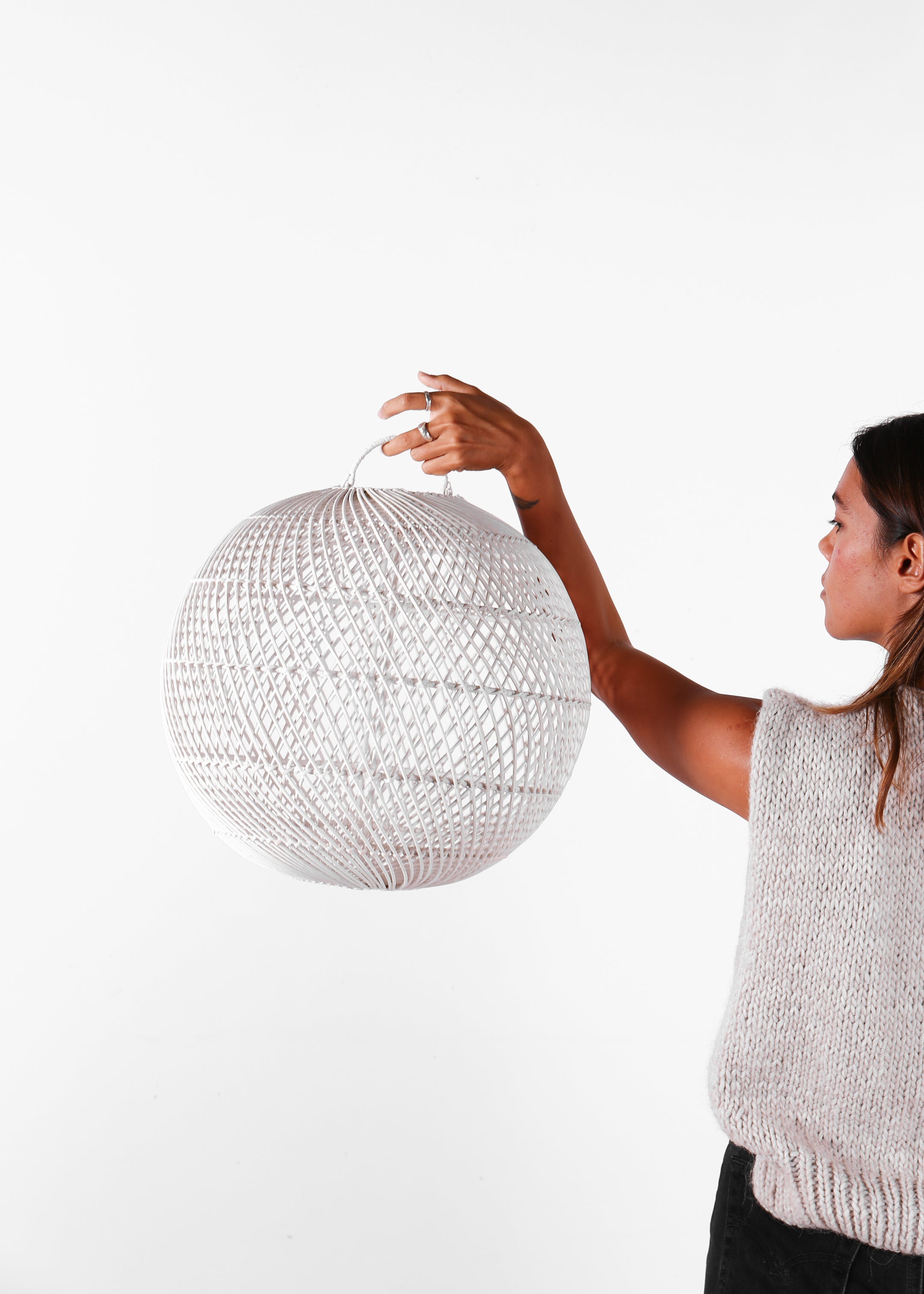 Globe Pendant Small / White