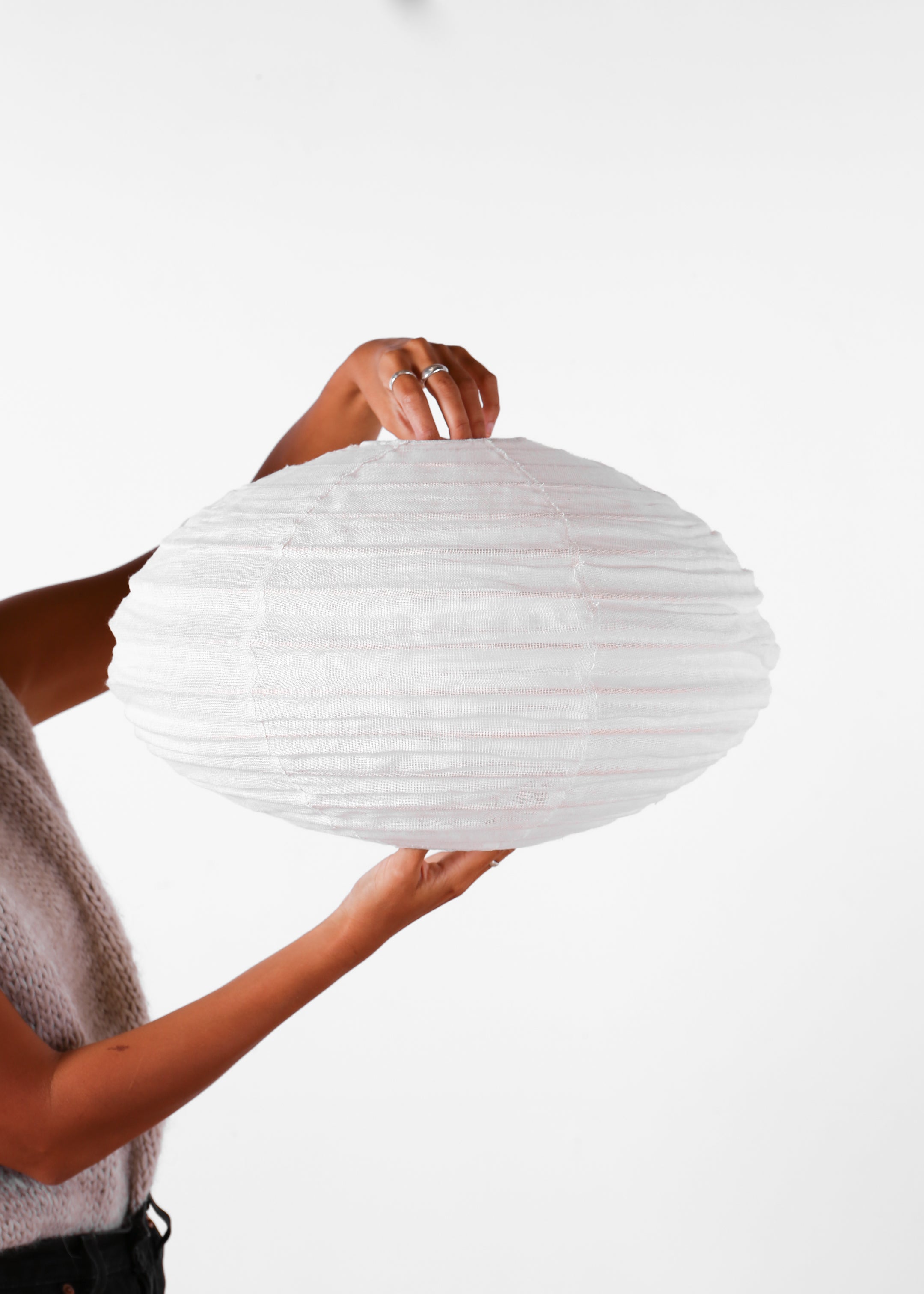 Oval Linen Lantern / Off White