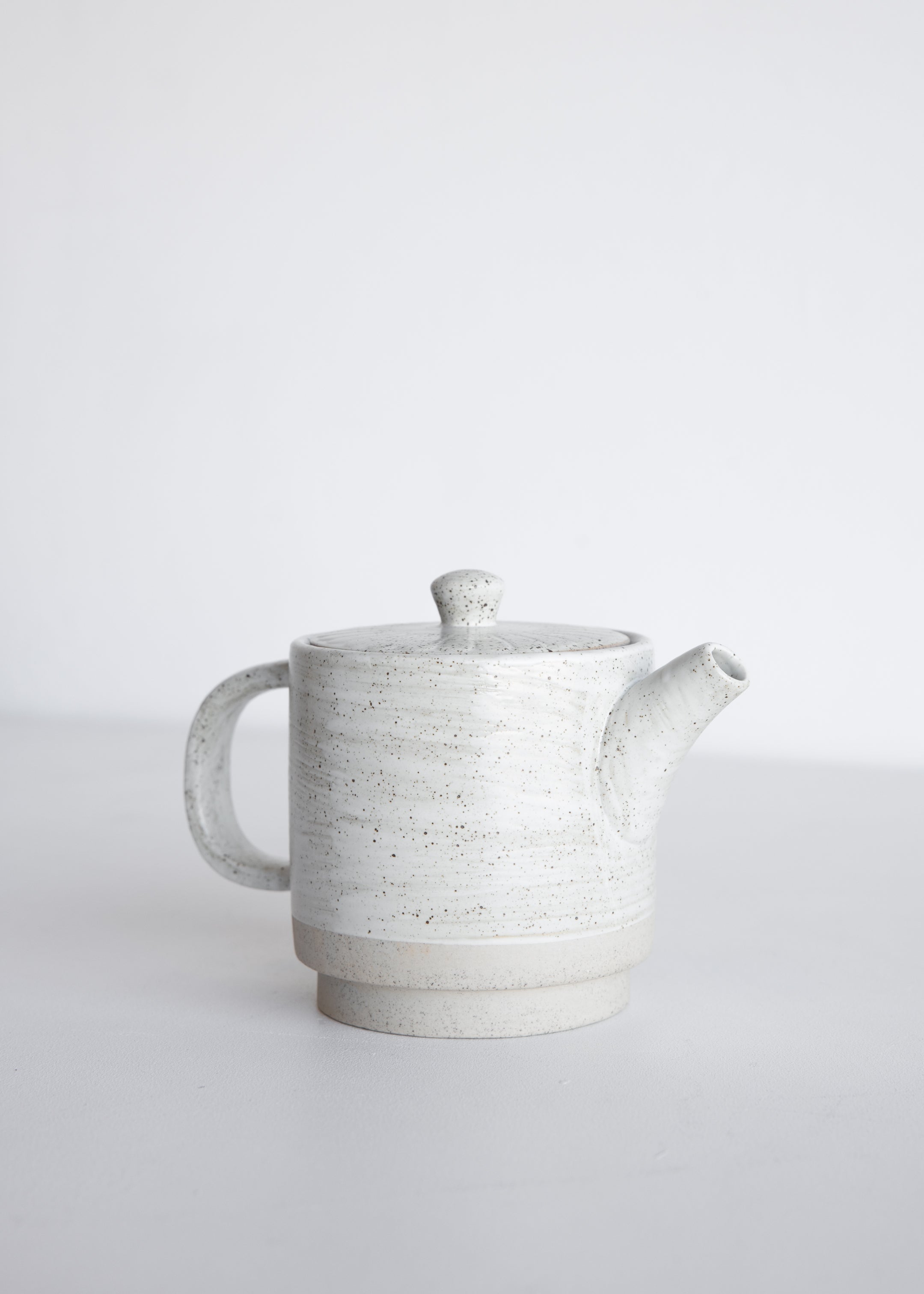 Ceylon Teapot / White