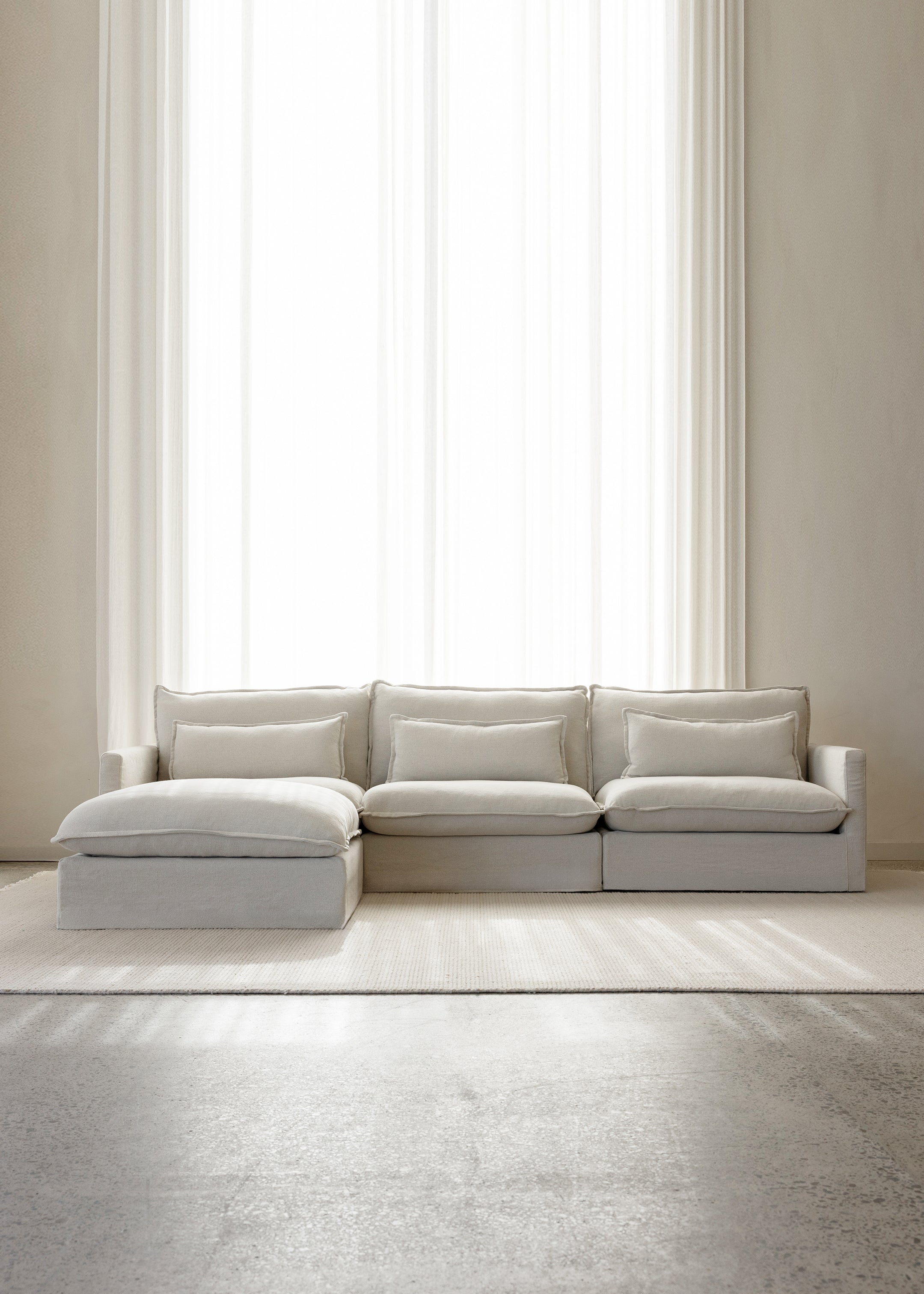 Benny Sectional Sofa / 4-Piece Ottoman