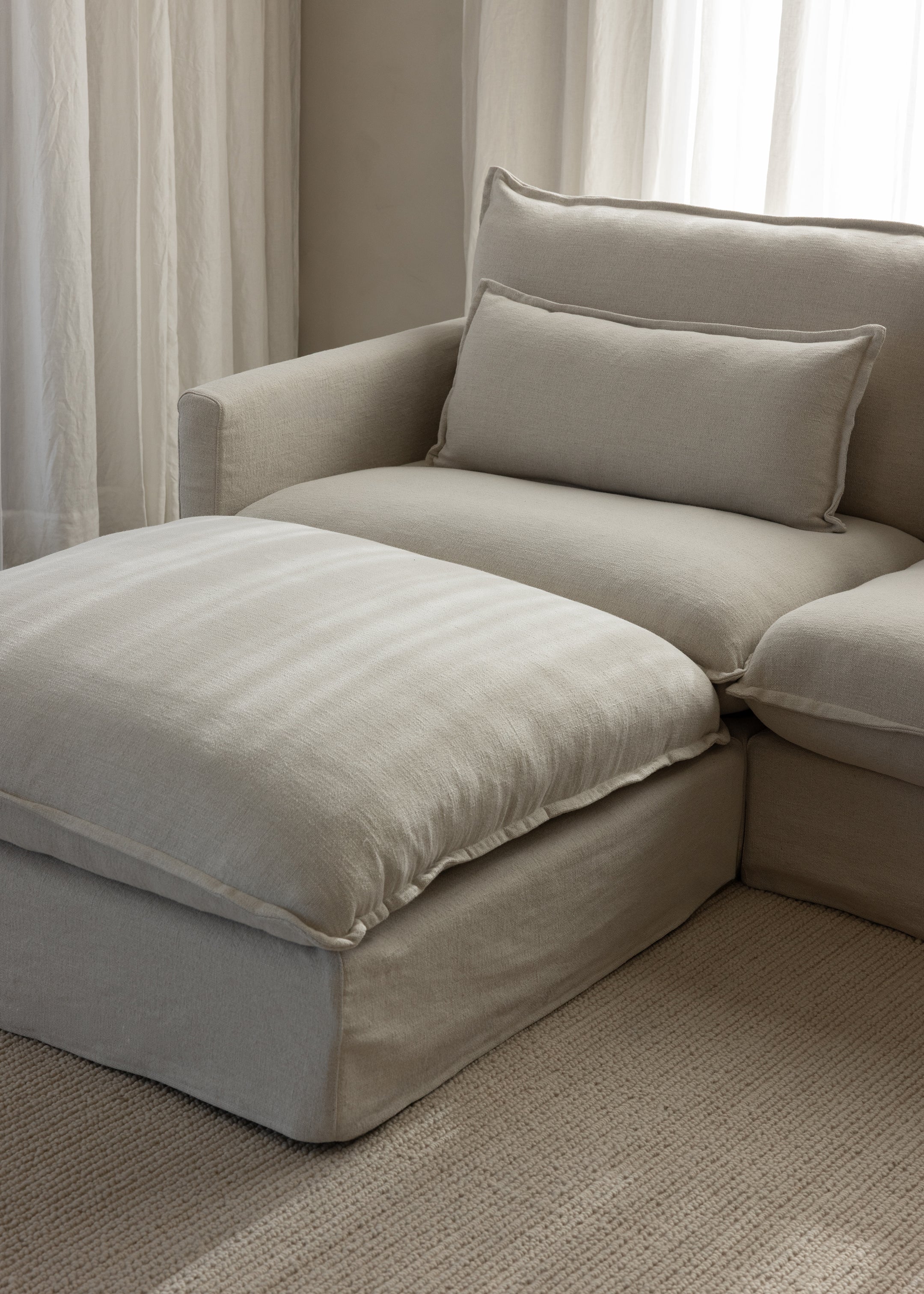 Benny Sectional Sofa / 4-Piece Ottoman