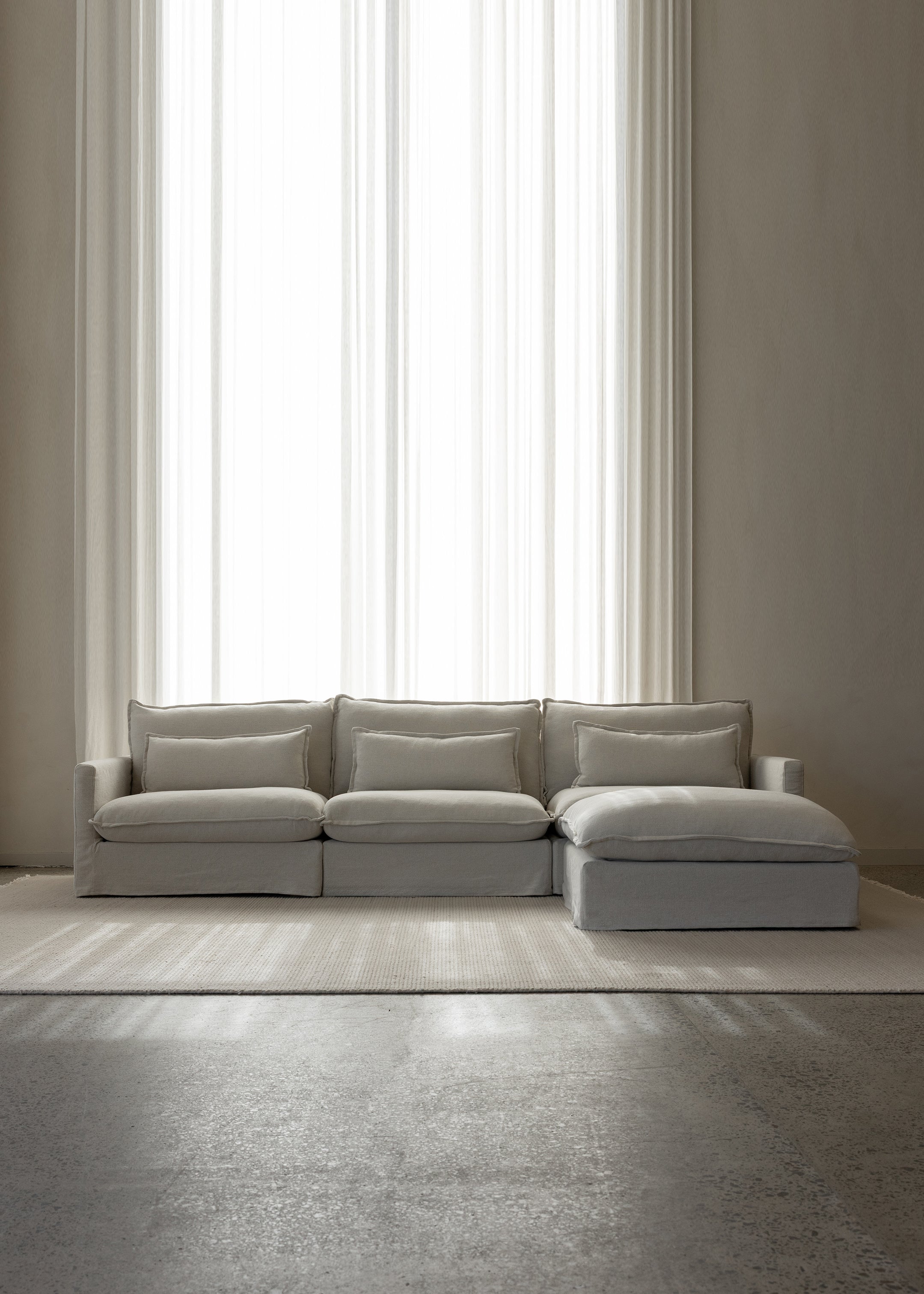 Benny Sectional Sofa / 4-Piece Ottoman