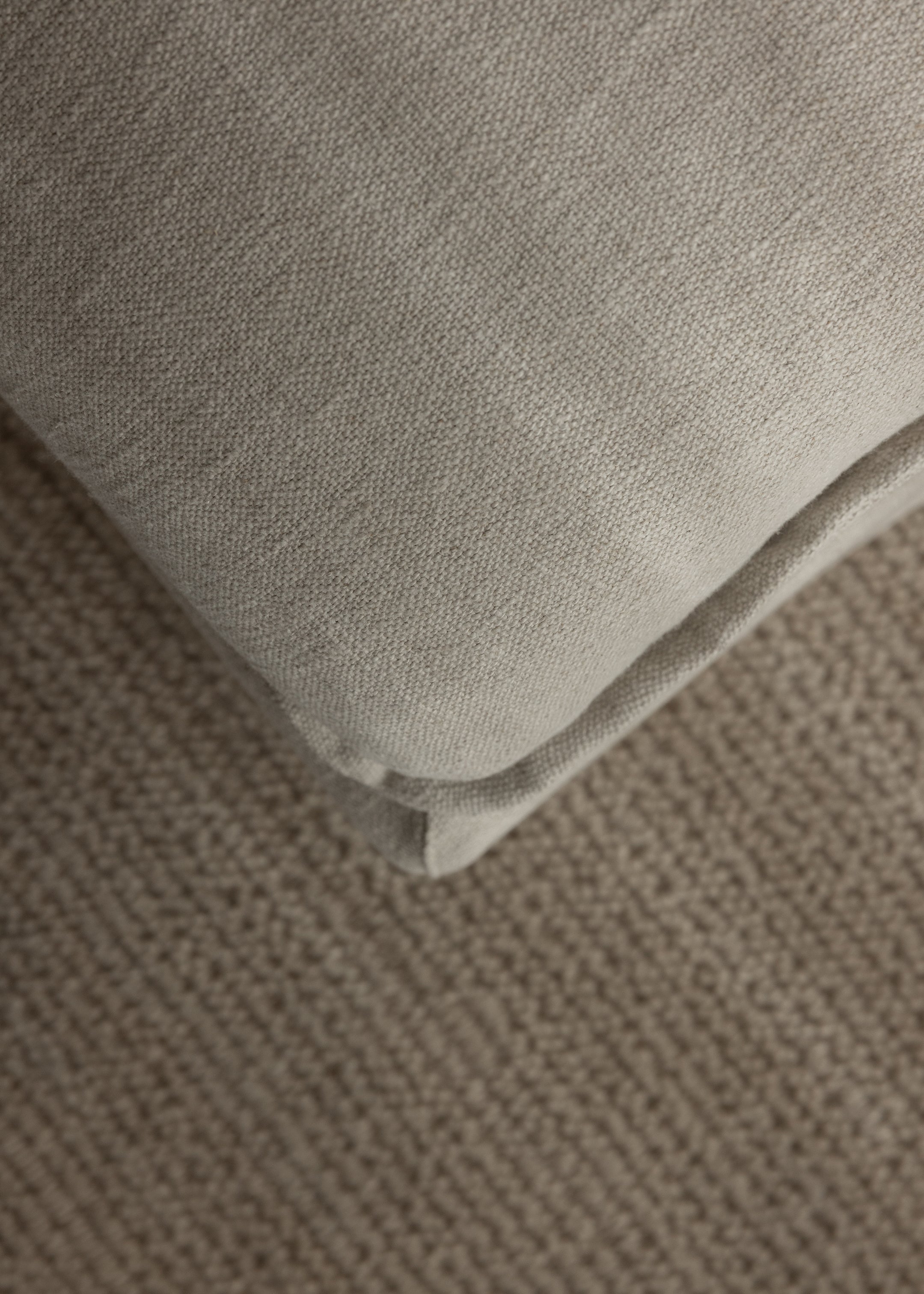 Benny Ottoman / Natural