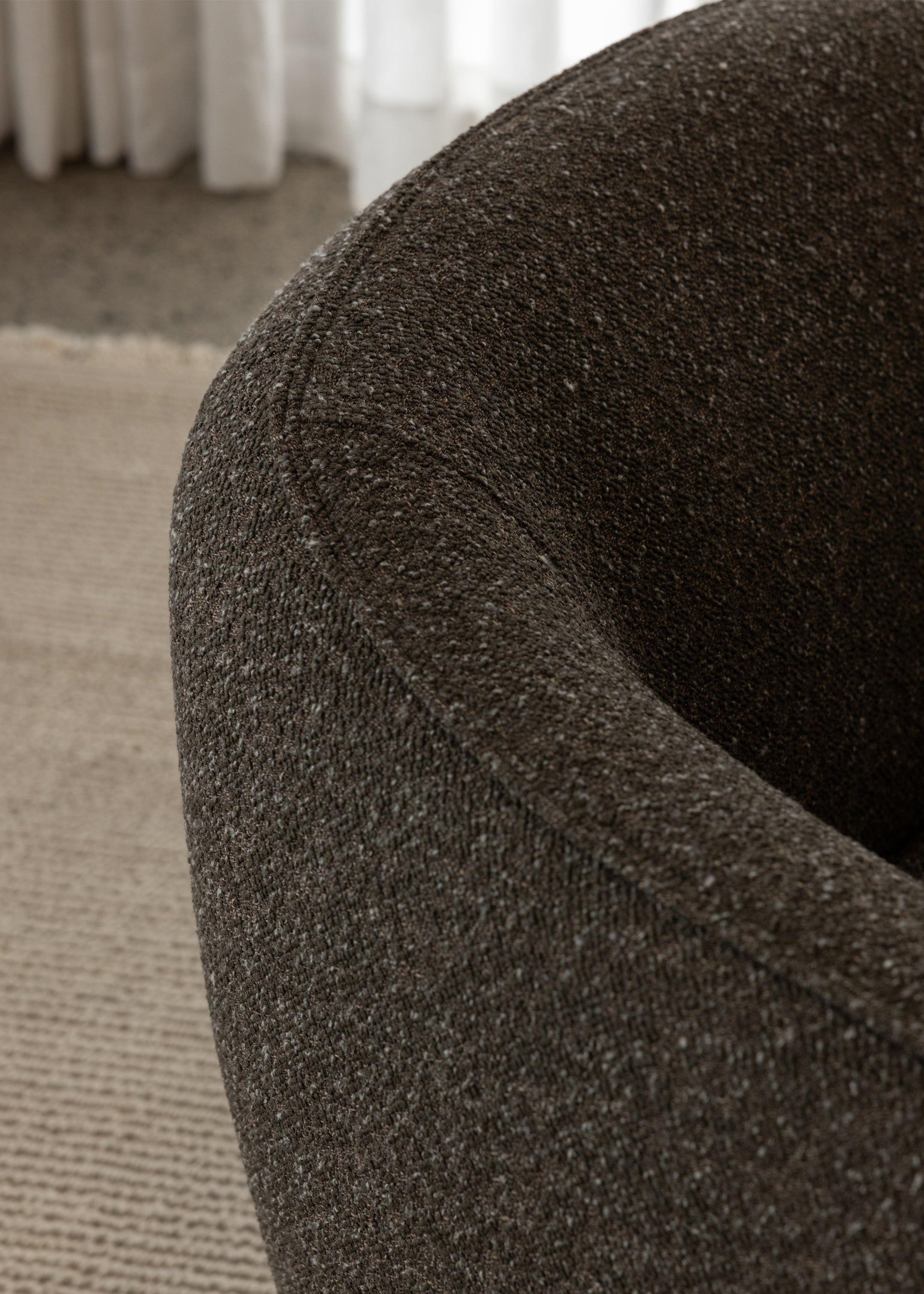 Blake Swivel Armchair / Moss