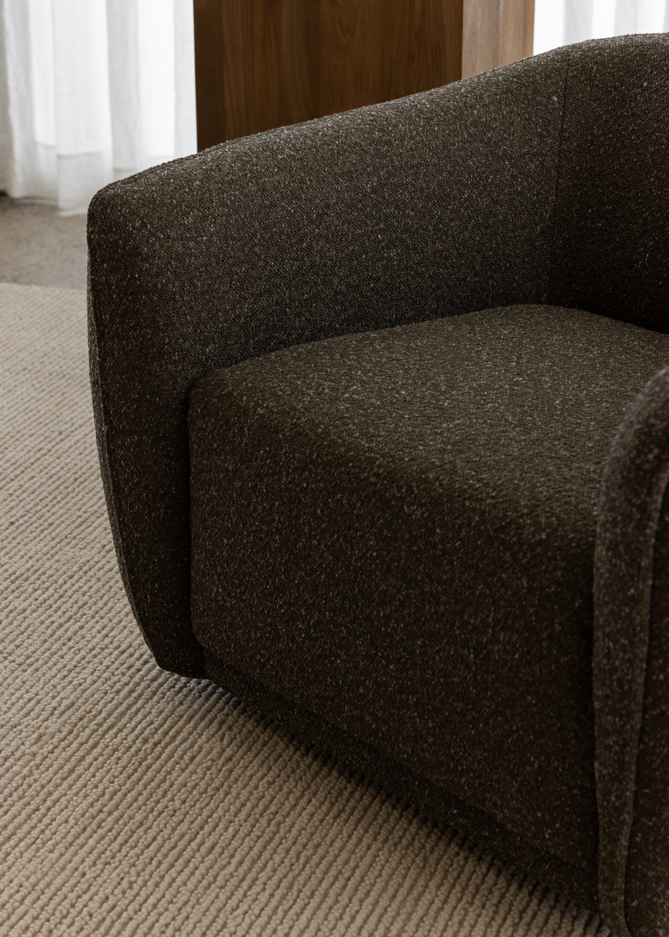 Blake Swivel Armchair / Moss