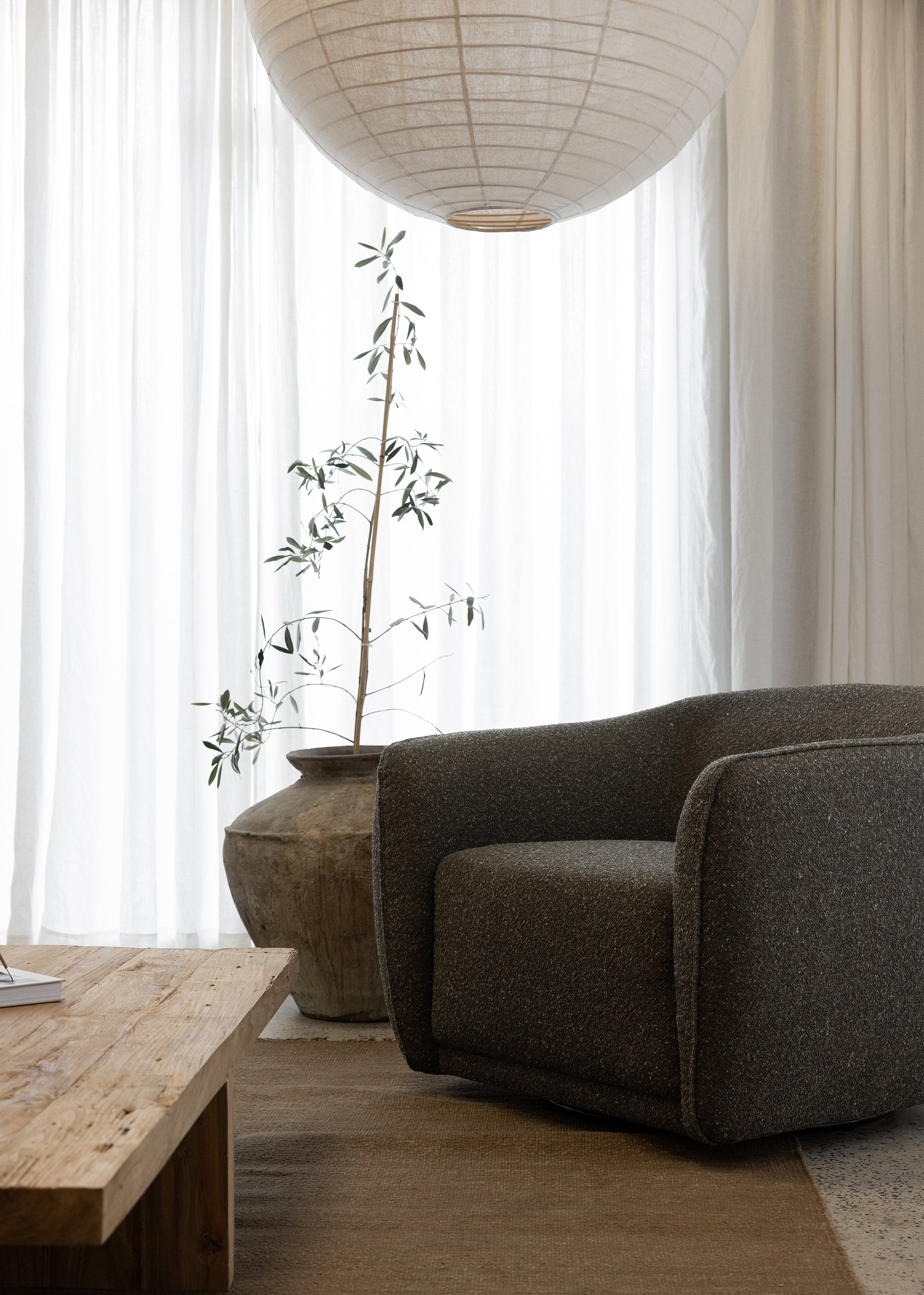 Blake Swivel Armchair / Moss