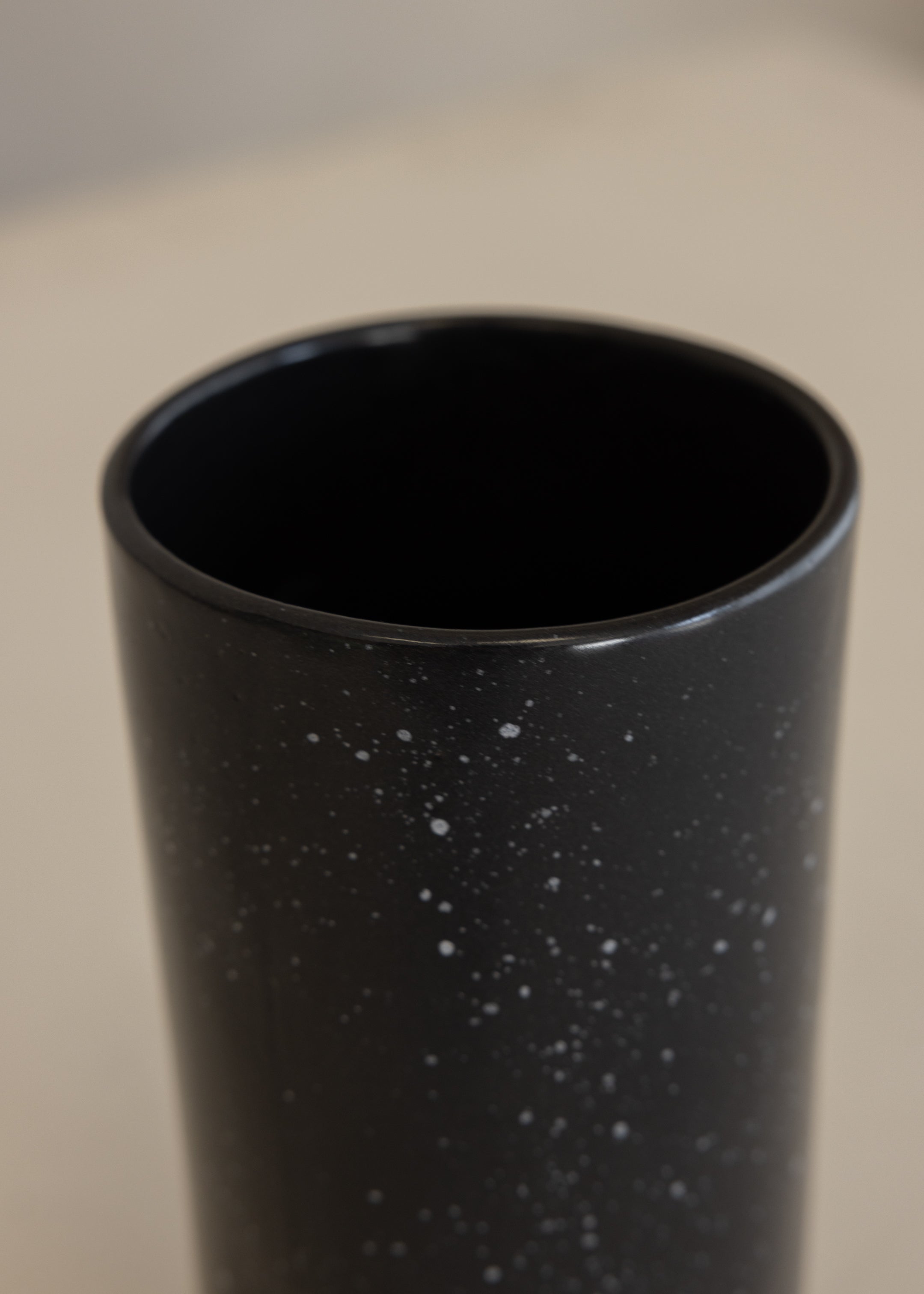 Daya Vase / Speckled Black