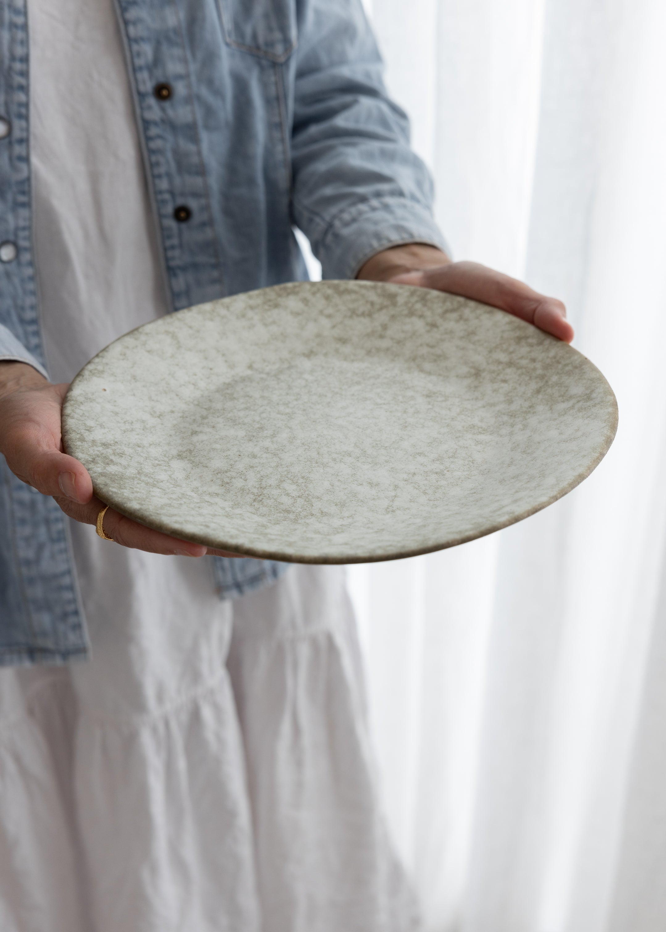 Dusk Stoneware Round Platter