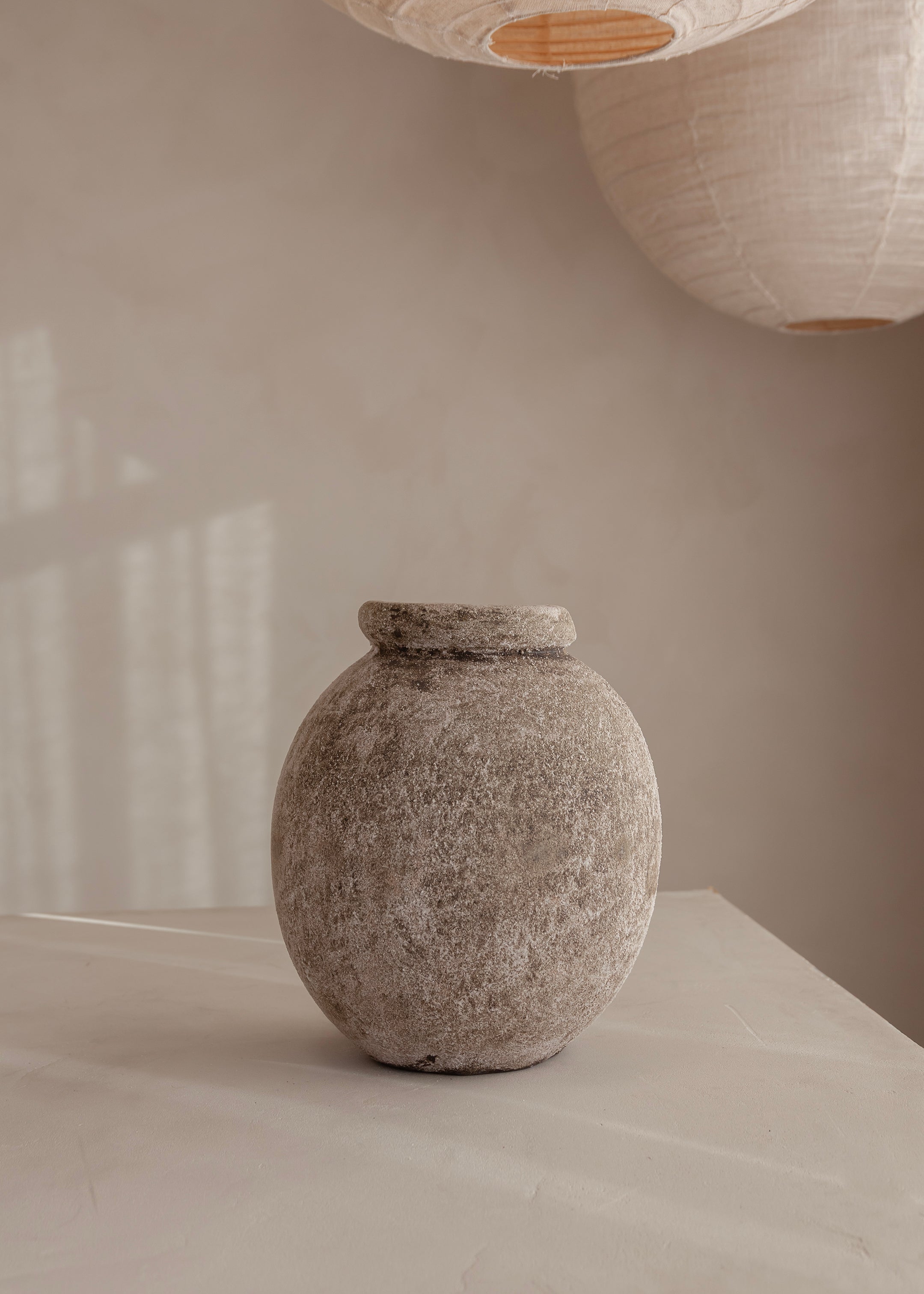 Earthenware Round Vessel / Aged Natural