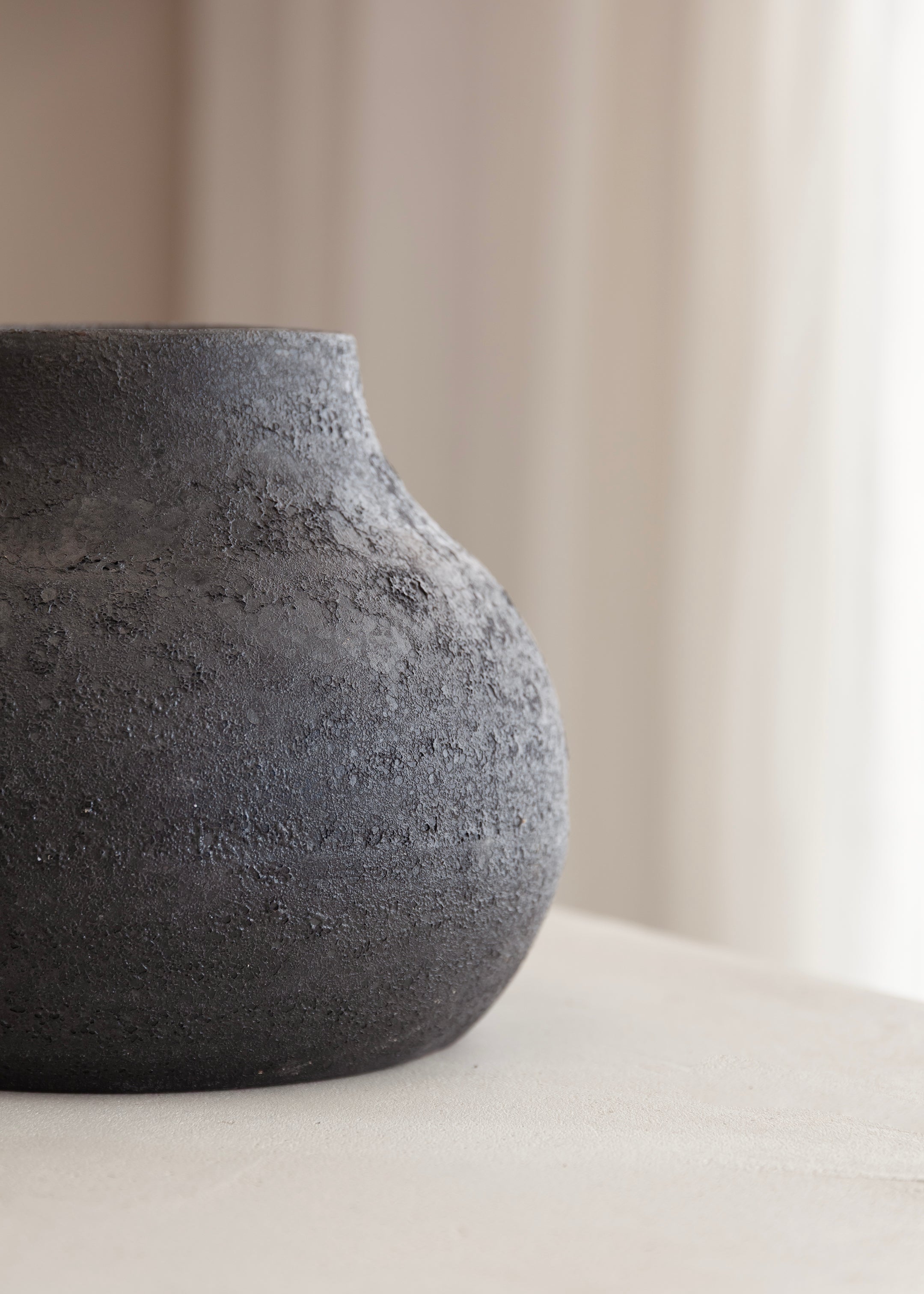 Earthenware Short Wide Mouth Vessel / Aged Black