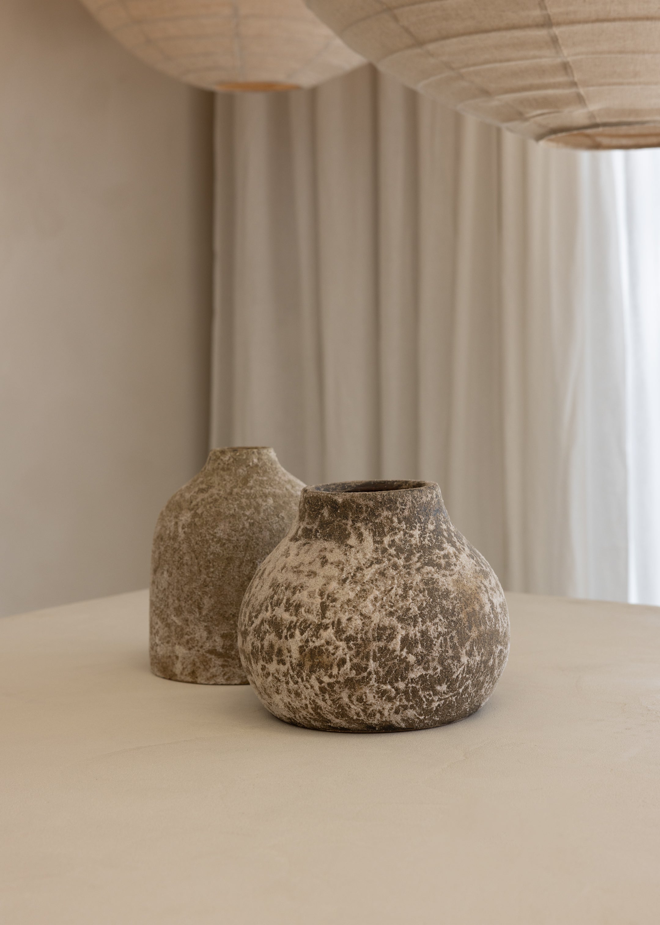 Earthenware Slim Vessel / Aged Natural