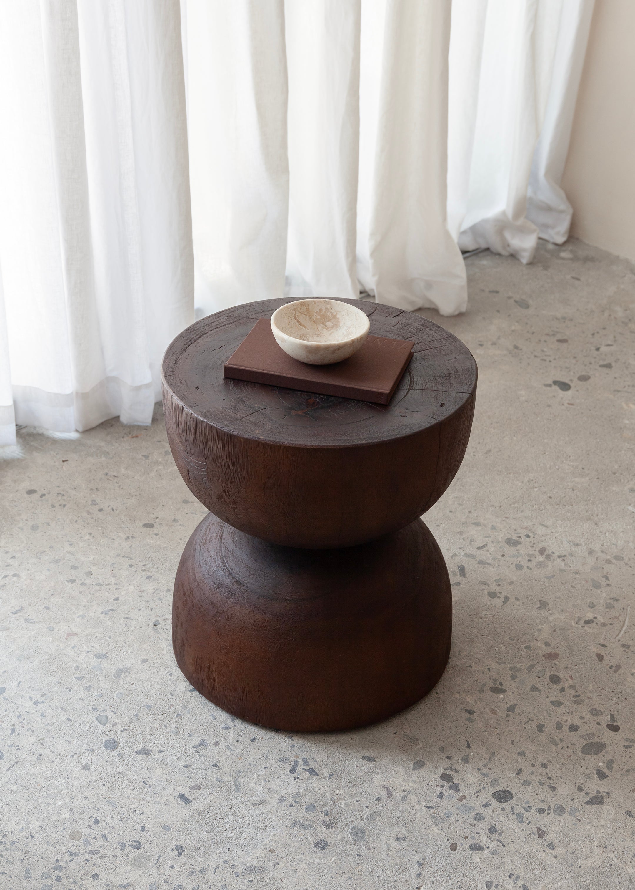 Flora Stump / Walnut