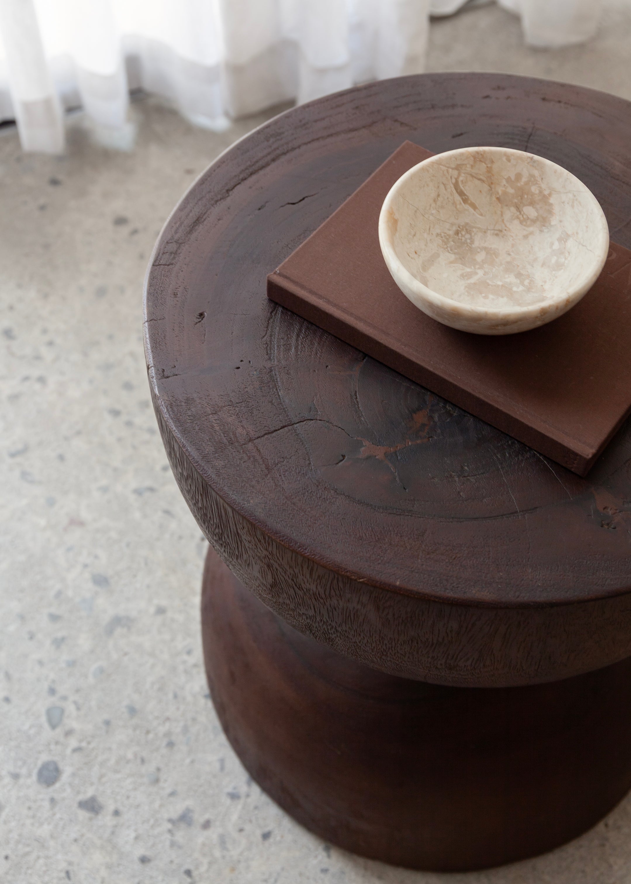 Flora Stump / Walnut