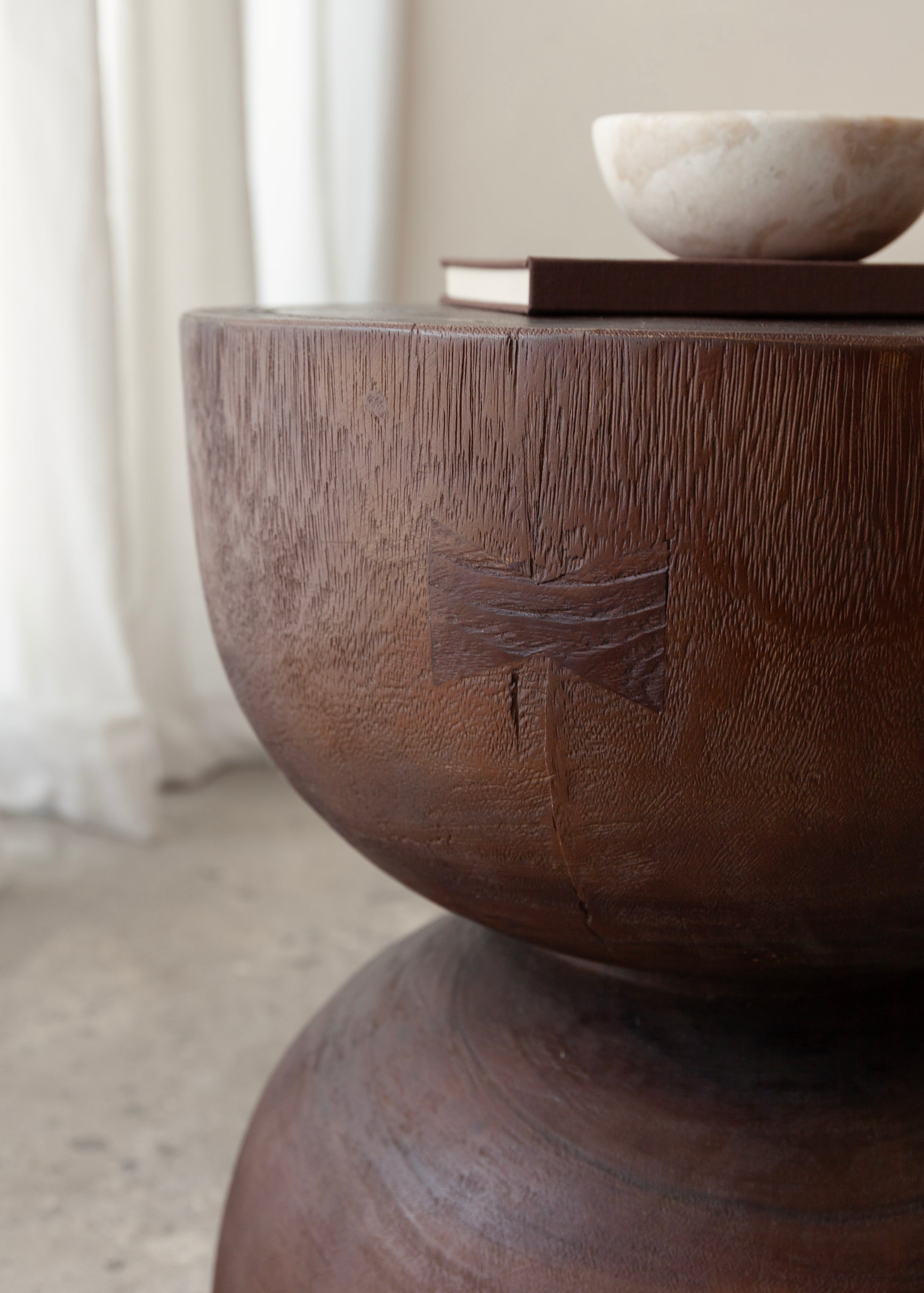 Flora Stump / Walnut