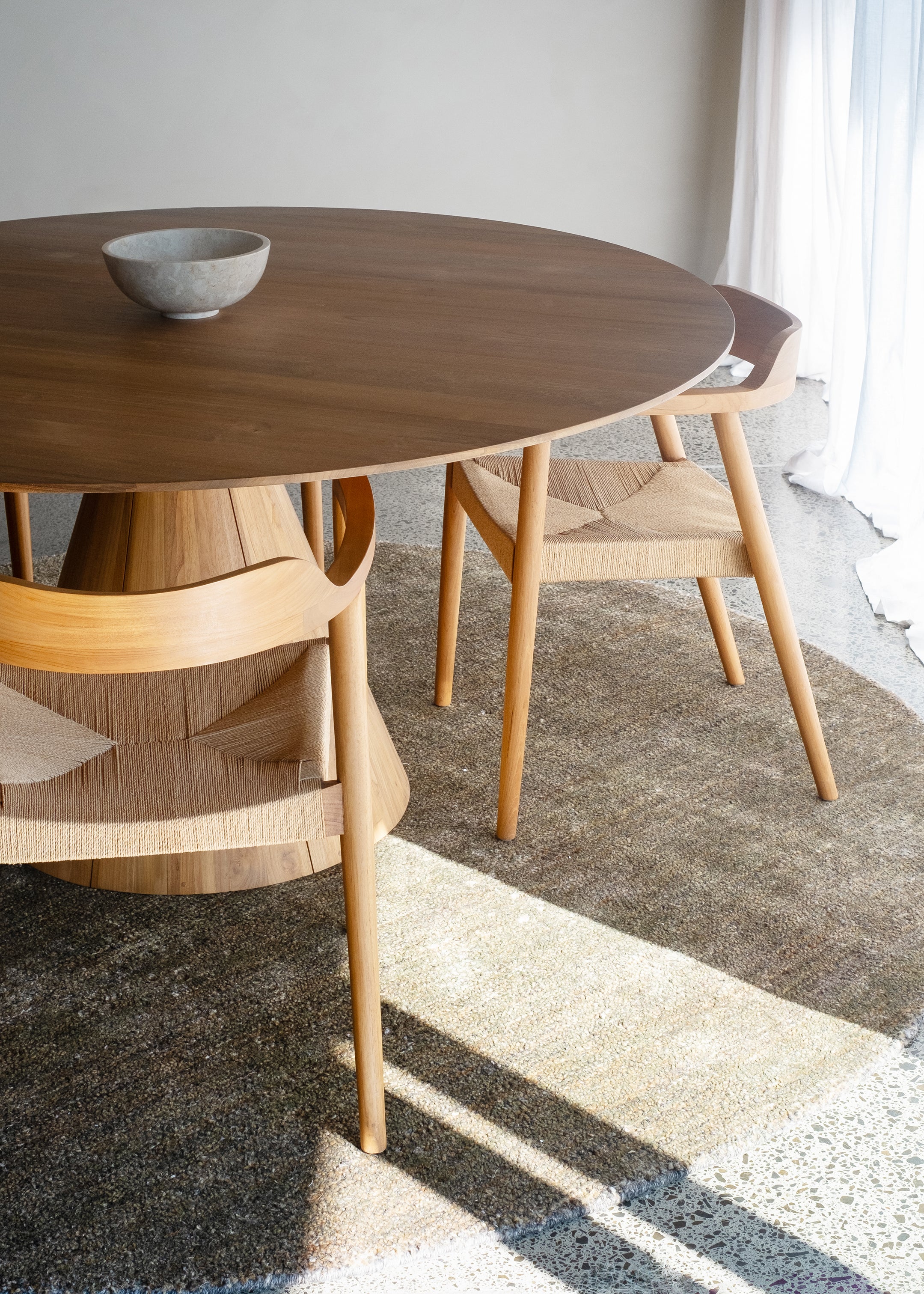 Fairbanks Round Floor Rug / Fossil
