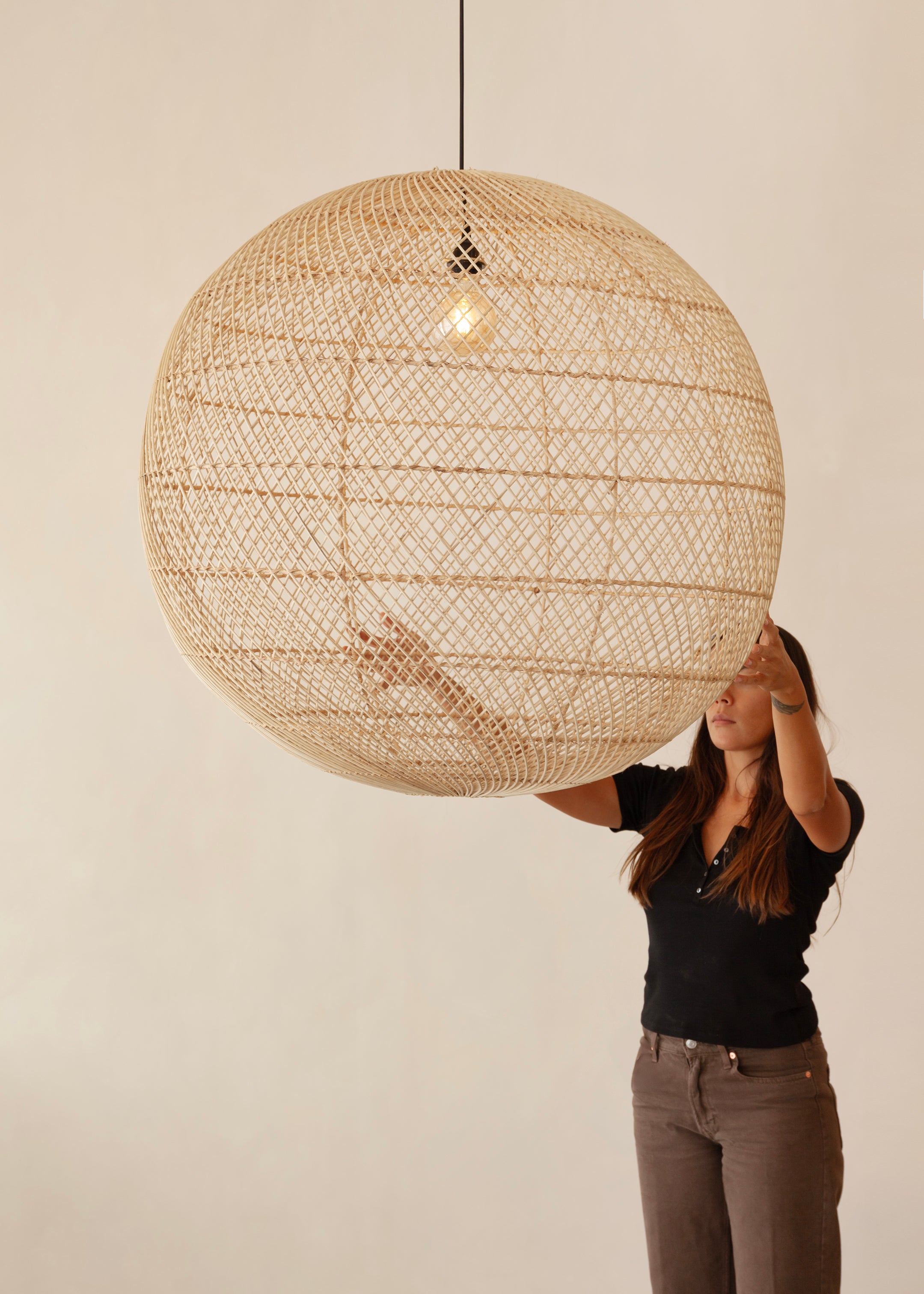 Globe Pendant / Natural