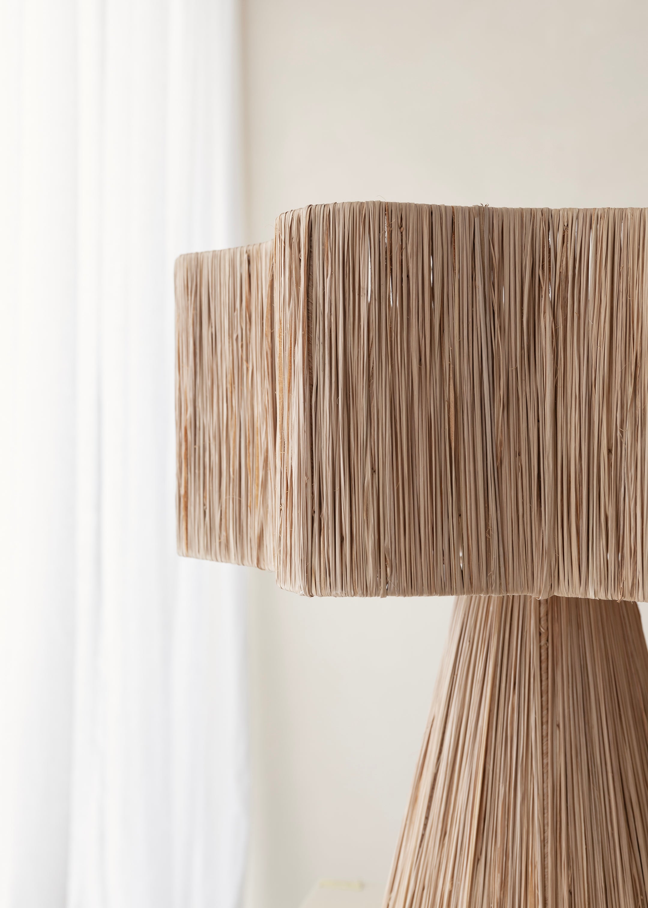 Halo Raffia Table Lamp