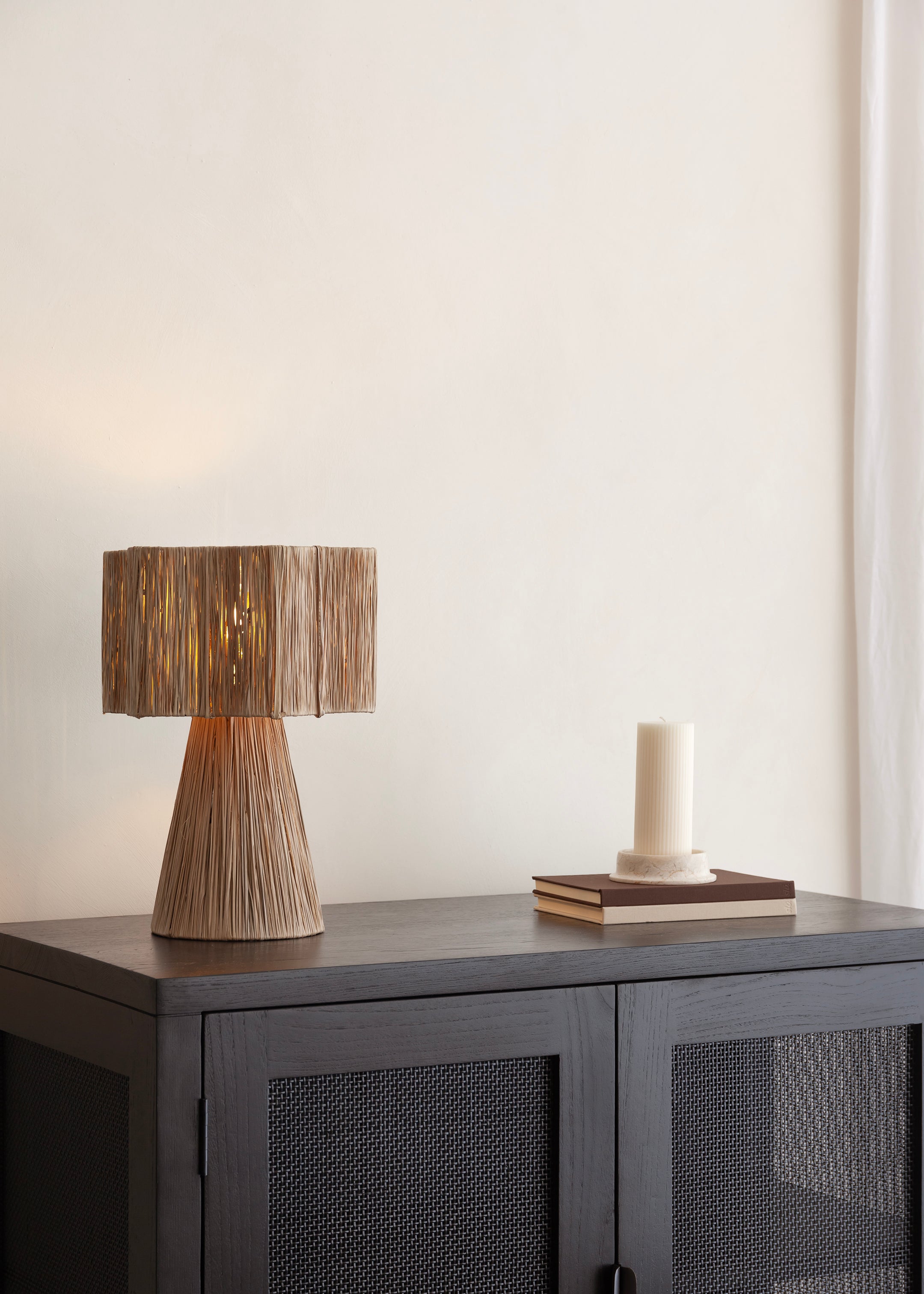 Halo Raffia Table Lamp