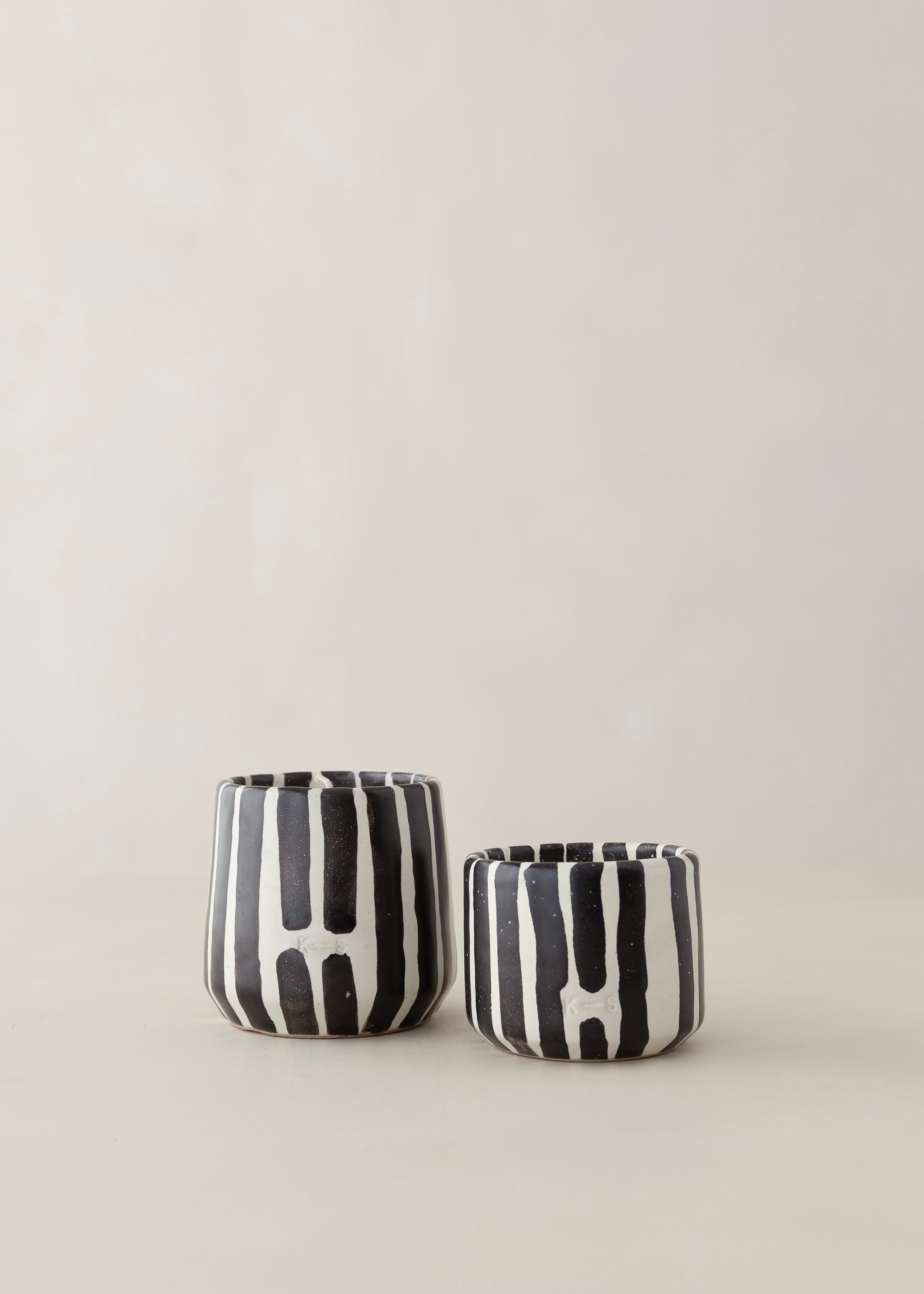 Hand-poured Natural Wax Scented Candle / Sandalwood / Striped