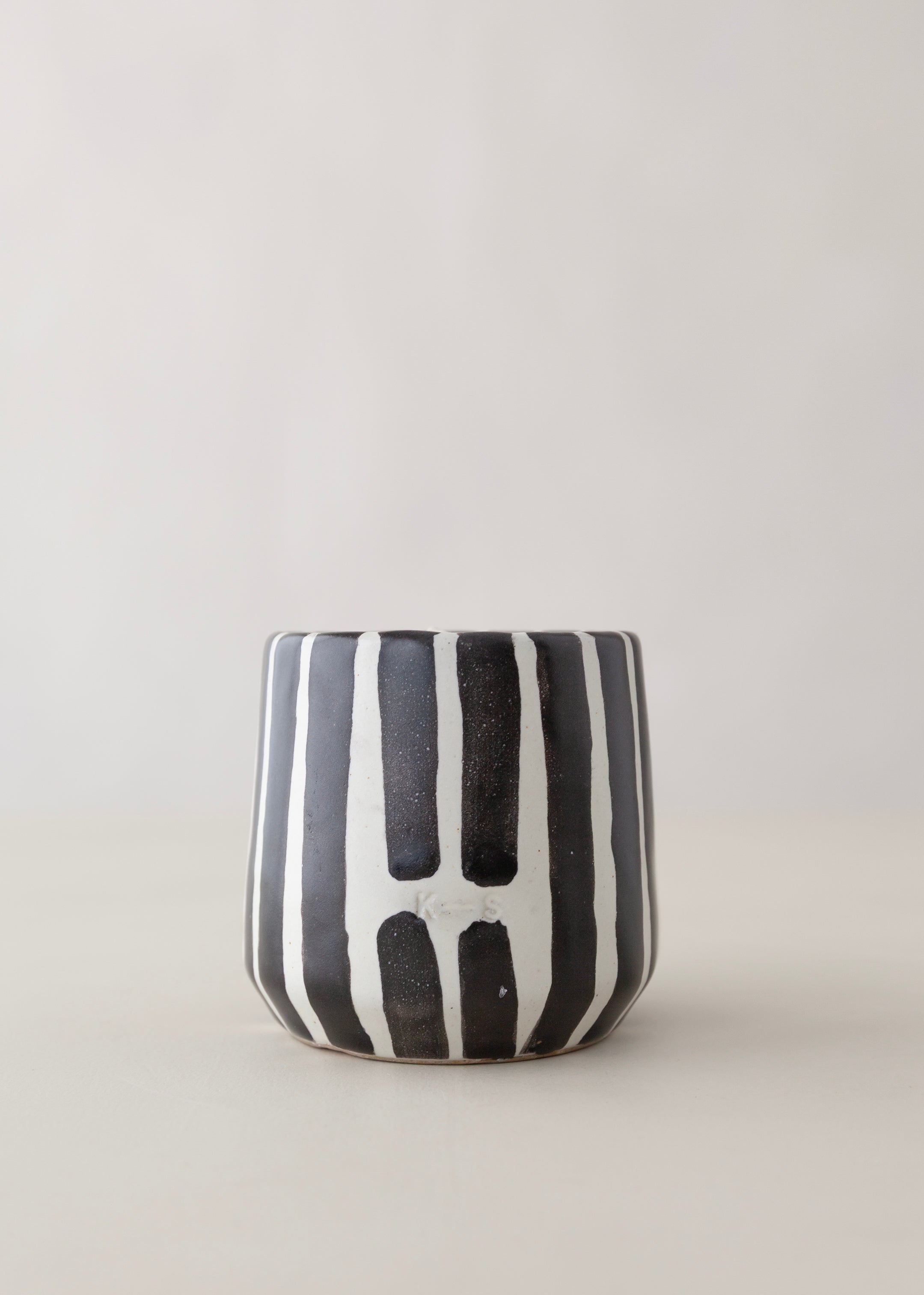 Hand-Poured Natural Wax Scented Candle / Oud / Striped