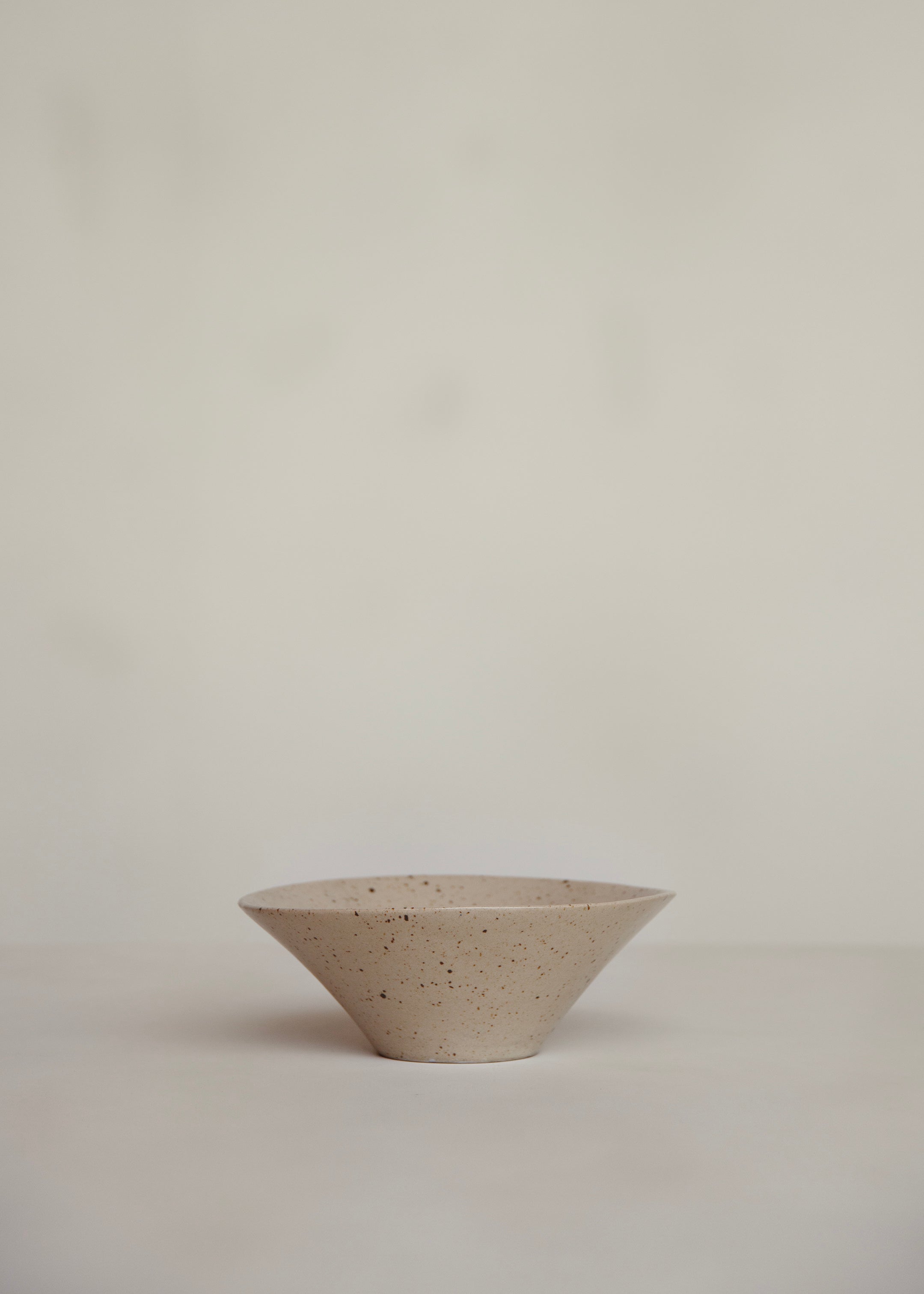 Gita Bowl / Speckled Cream