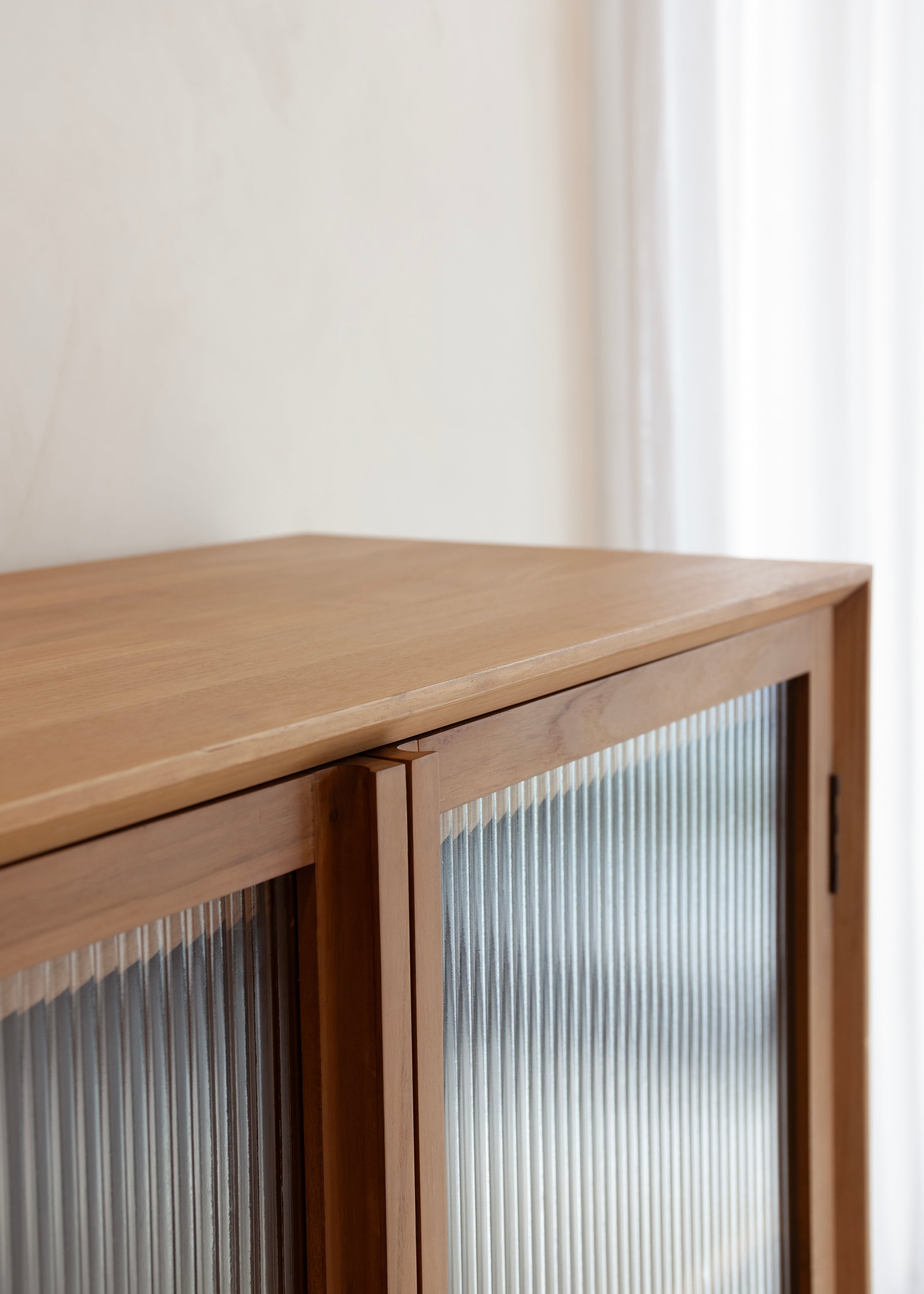 Jasper Glass Cabinet / Low