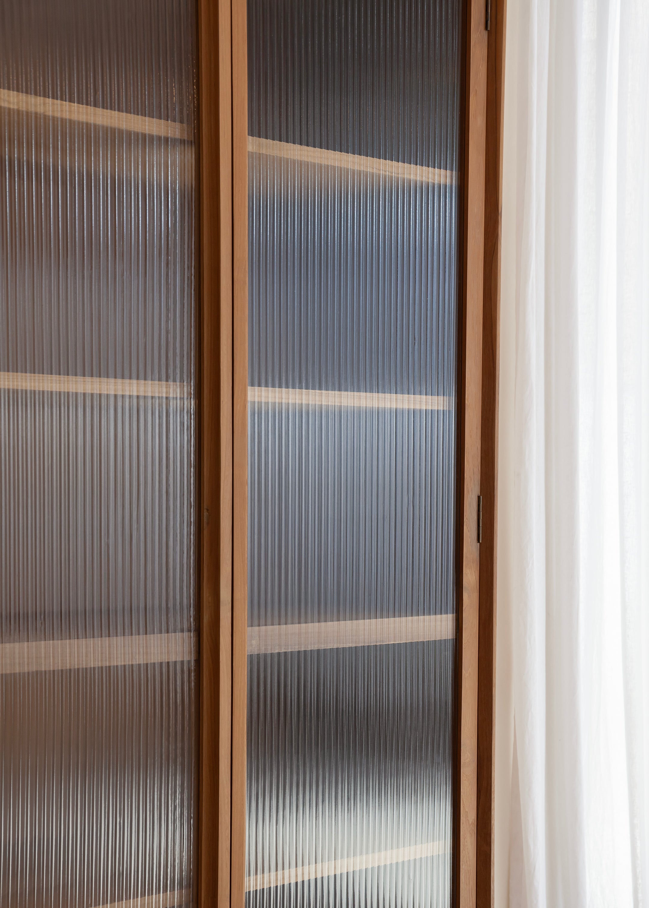 Jasper Glass Cabinet / High