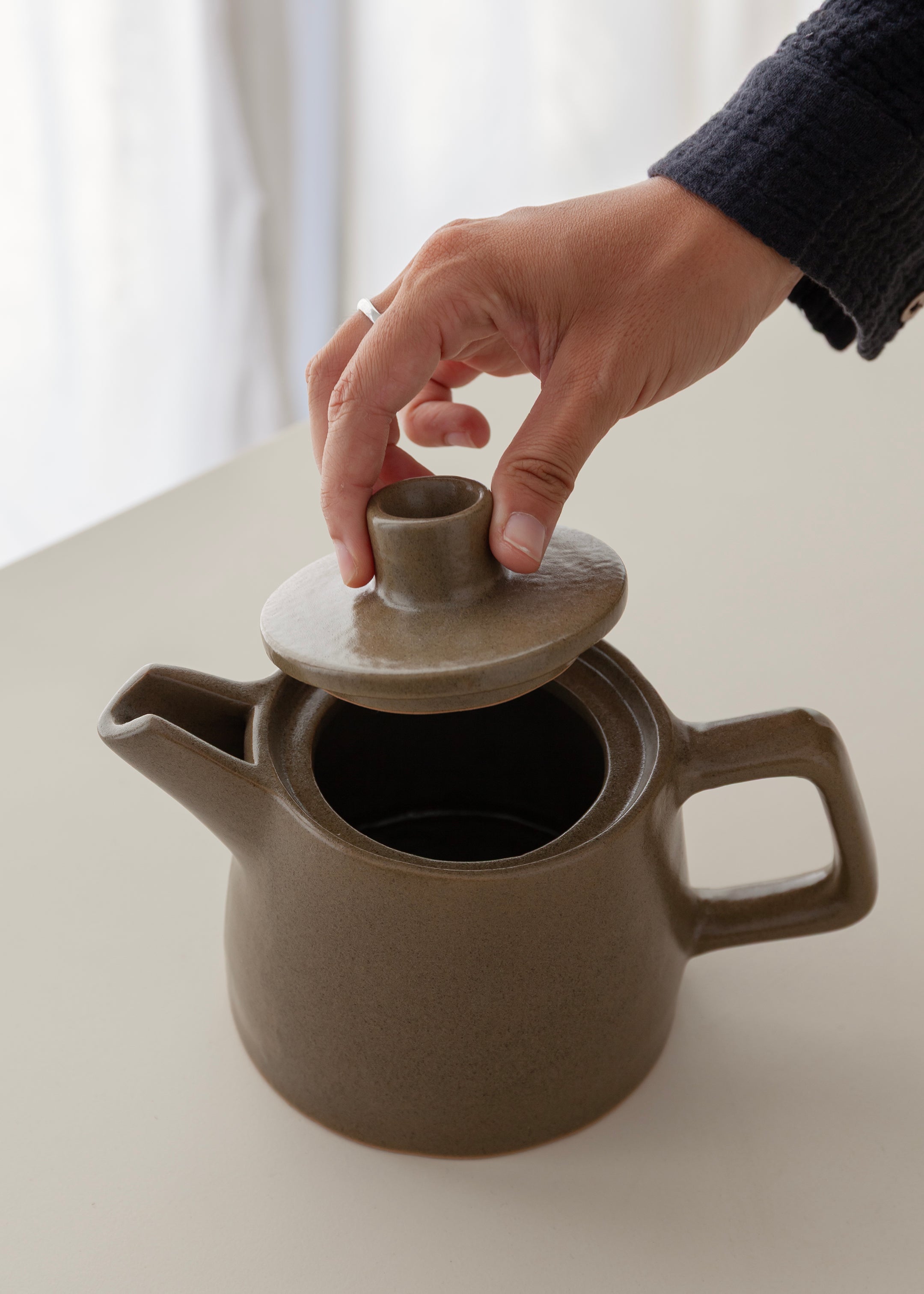 Jiwa Tea Pot / Olive