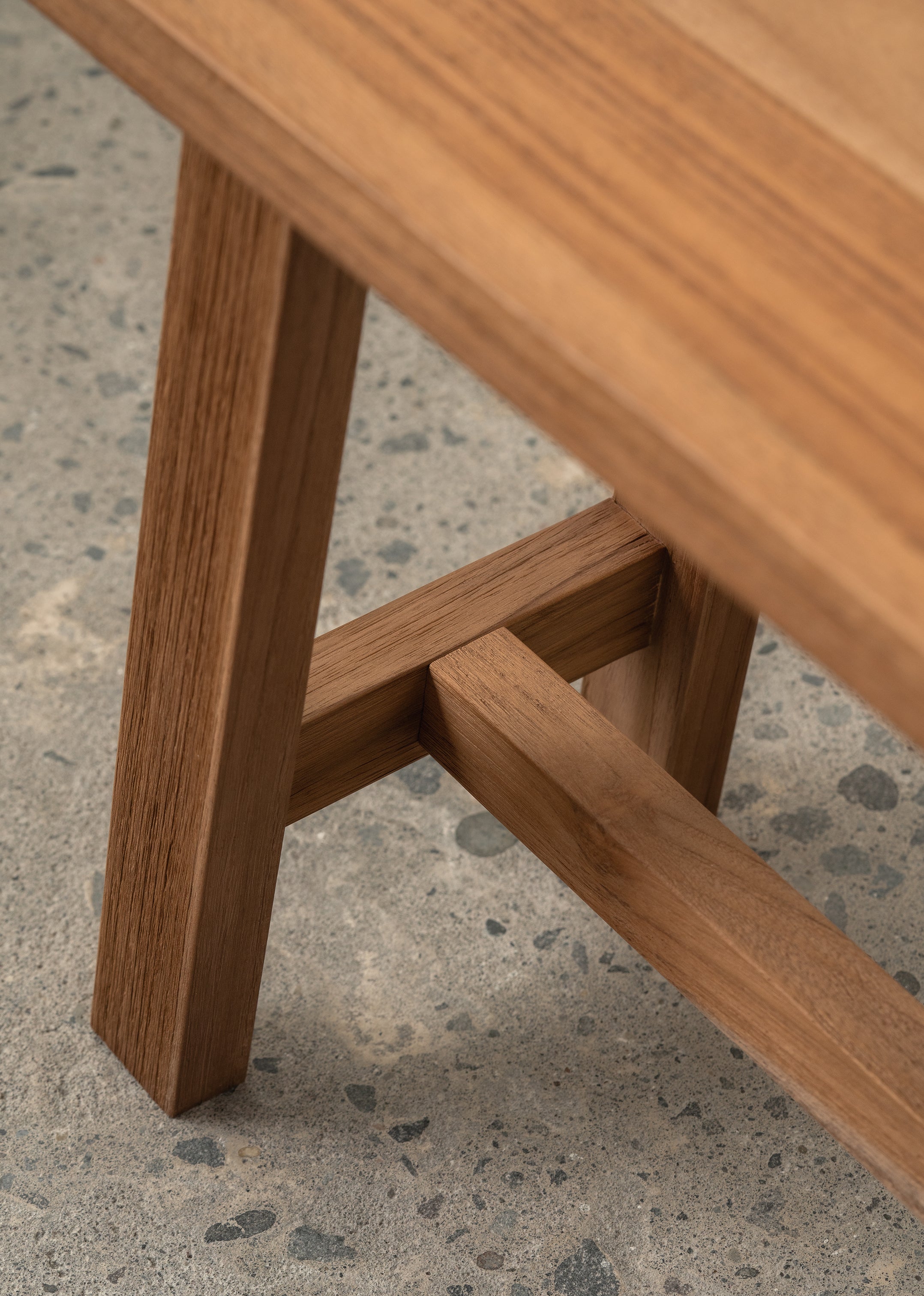 Jacob Bench / Dark  Teak