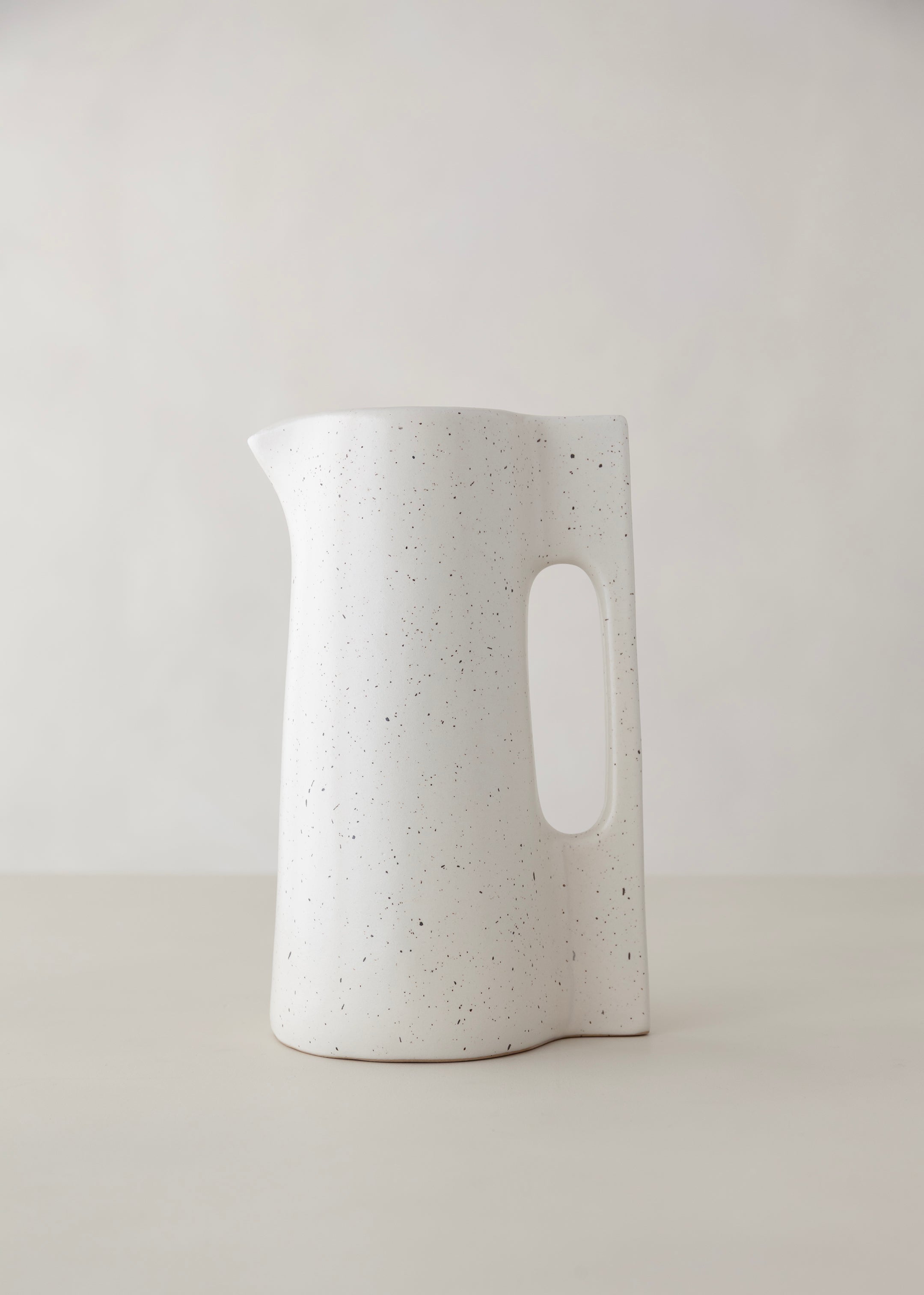 Kaia Jug / Speckled White