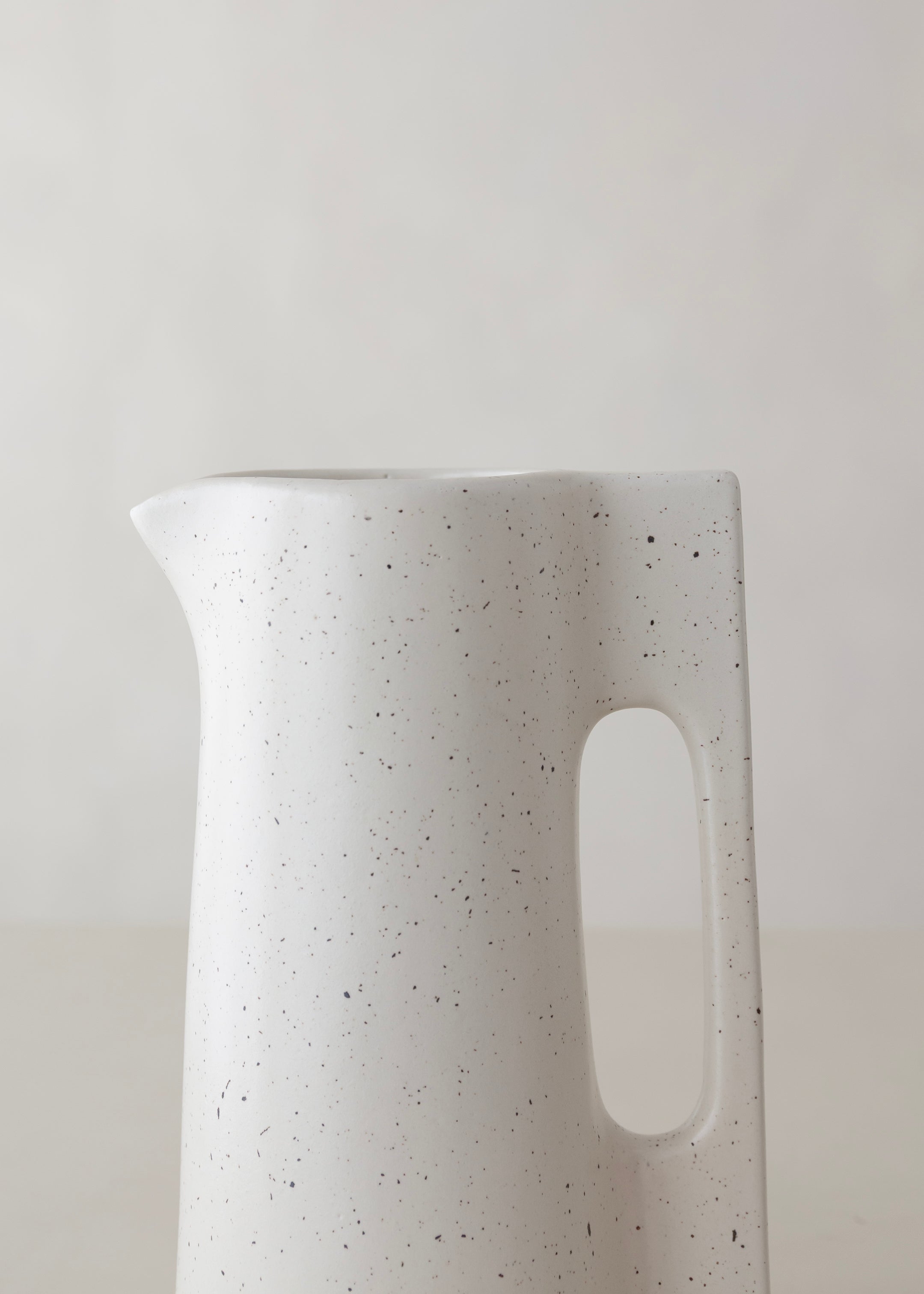 Kaia Jug / Speckled White