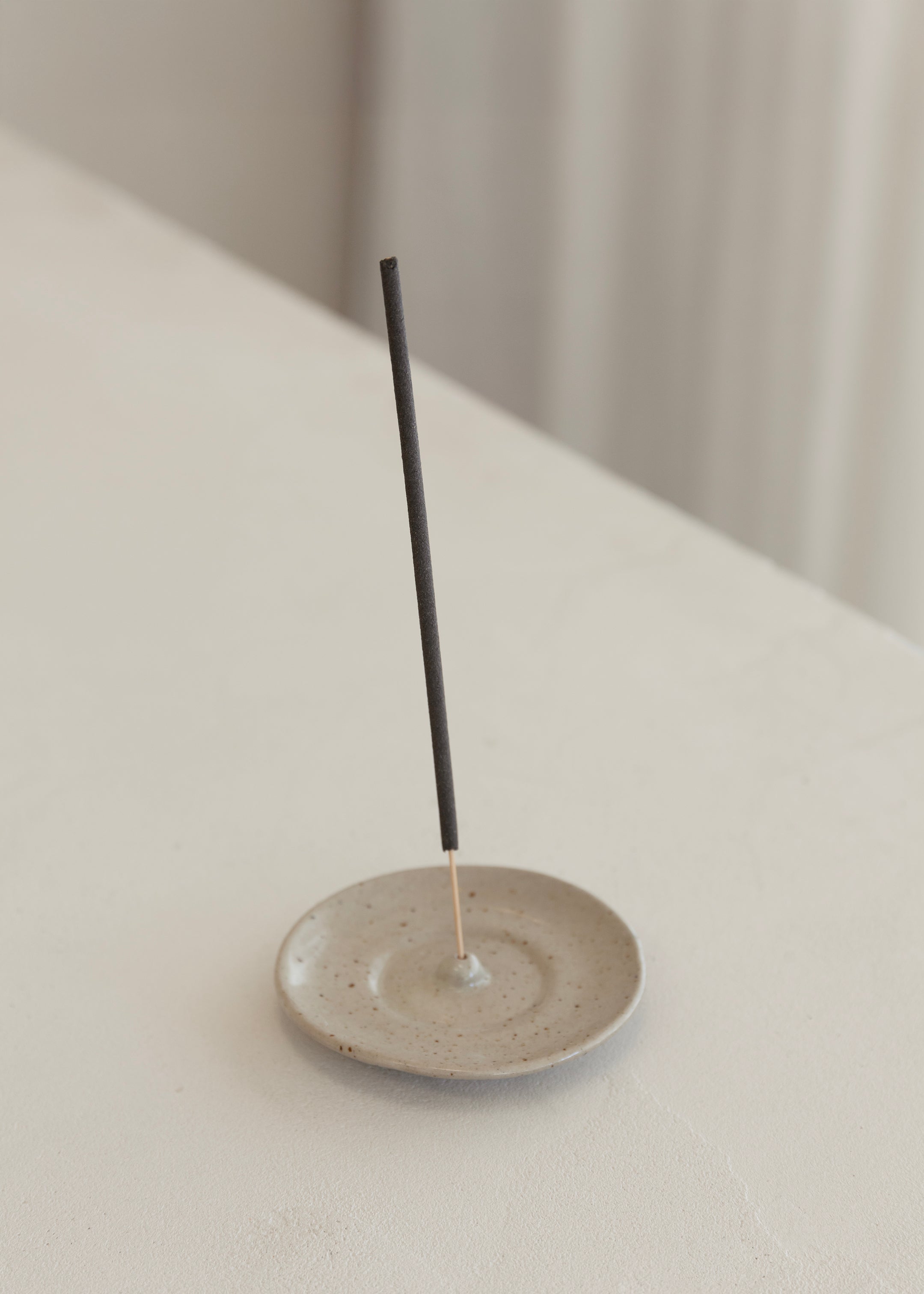 Kawi Incense Holder / Speckled Cream