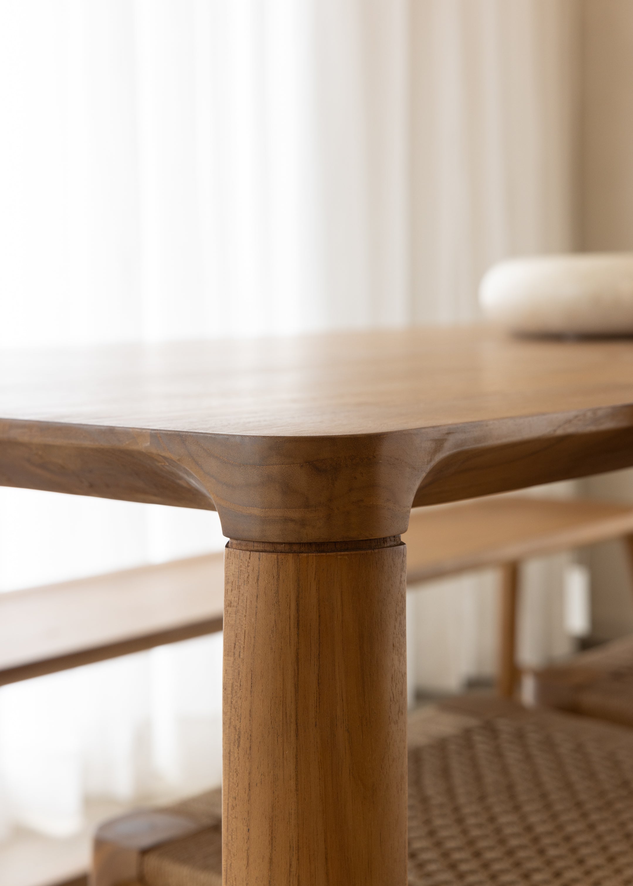 Glide Dining Table 220 / Natural