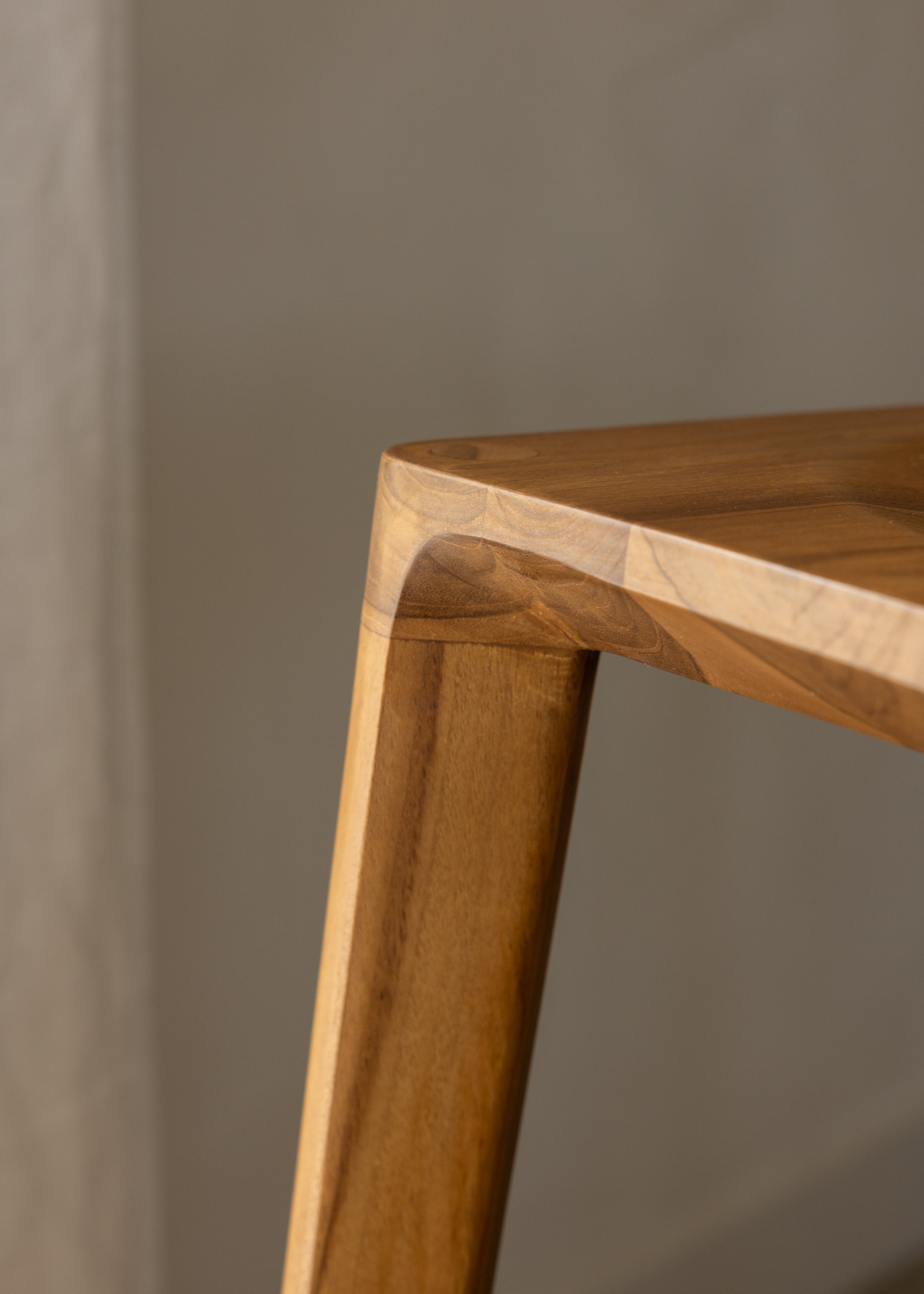 Glide Bar Stool / Natural