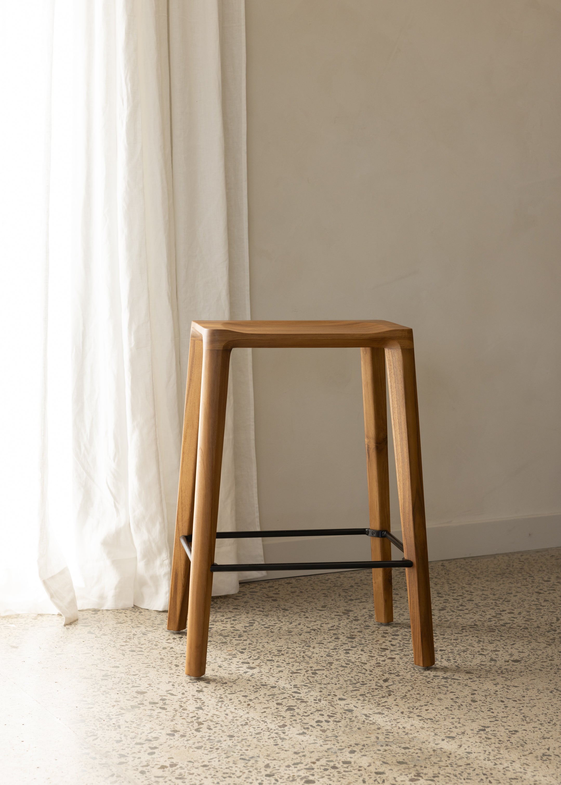 Glide Bar Stool / Natural