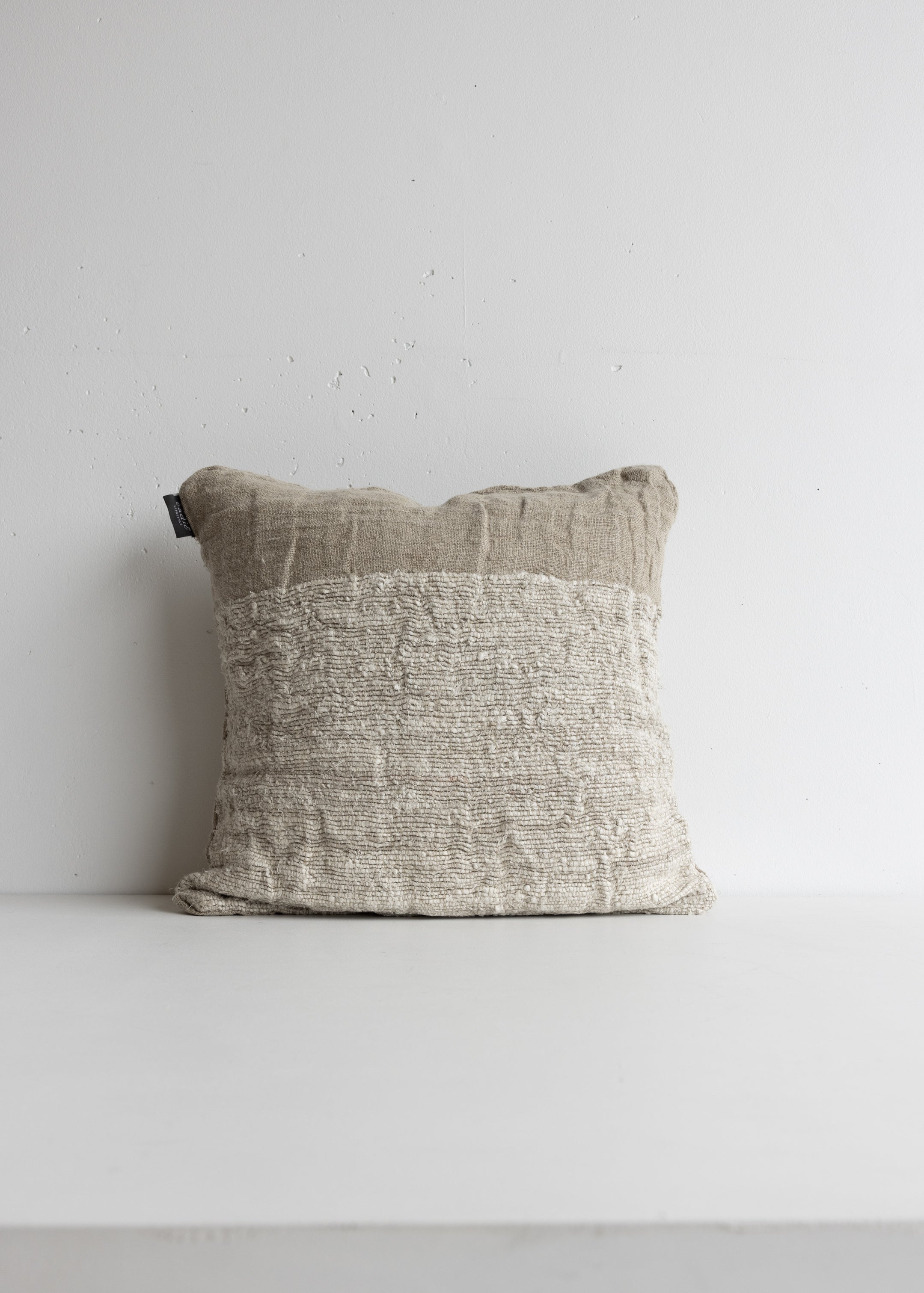 Raffine Linen Cushion Cover / 50 x 50