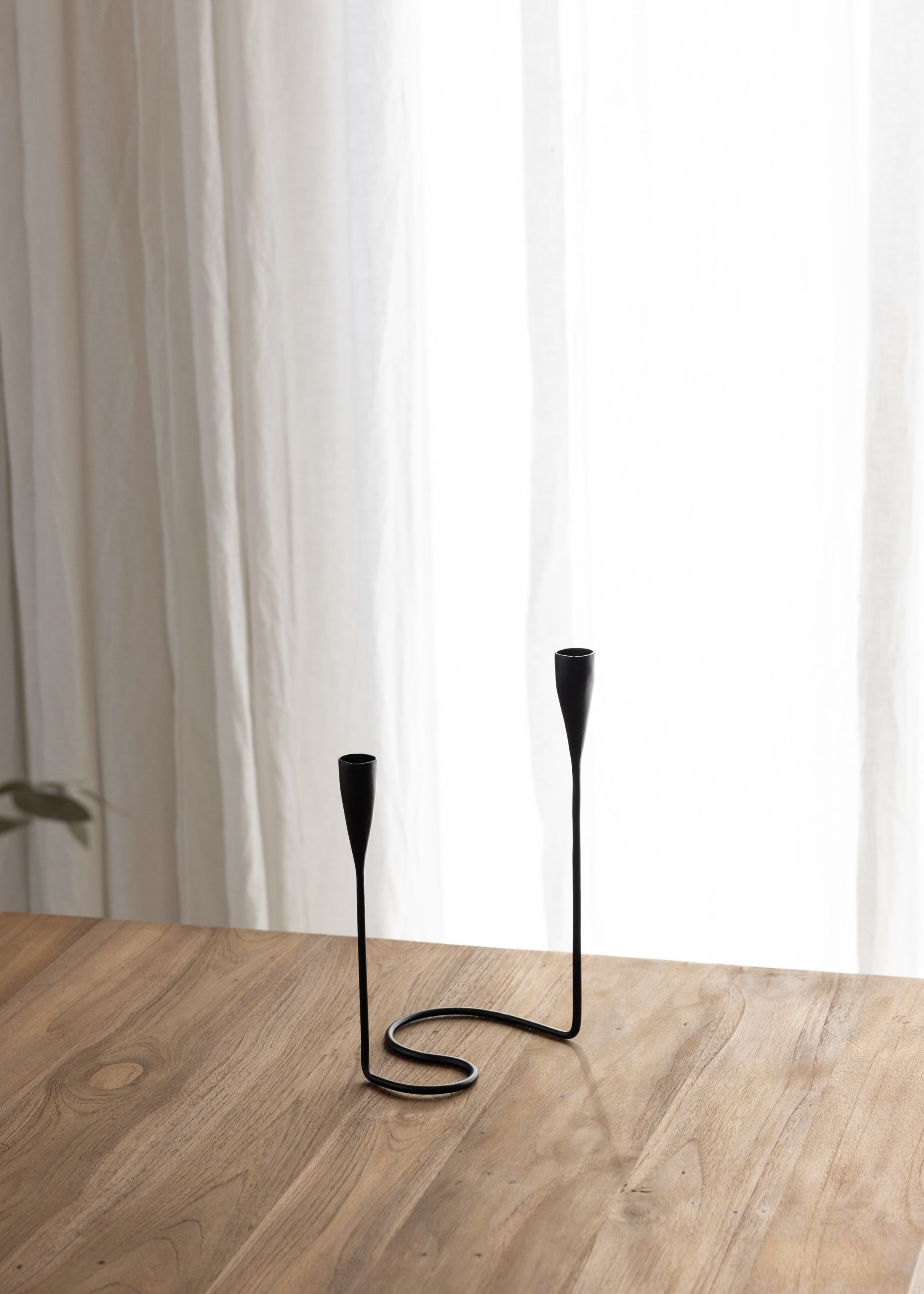 Cleo Candle Holder / Black