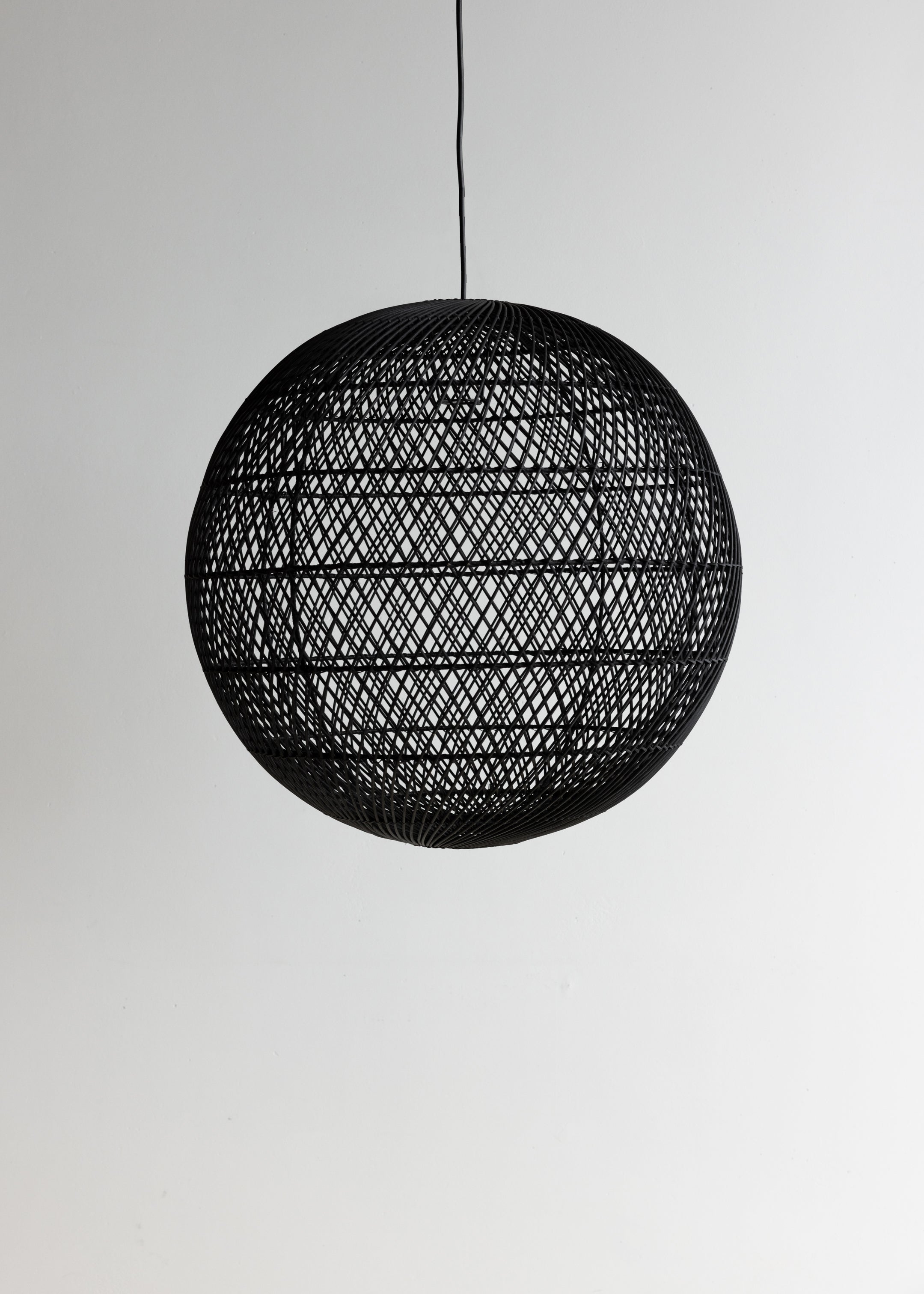 Globe Pendant / Black