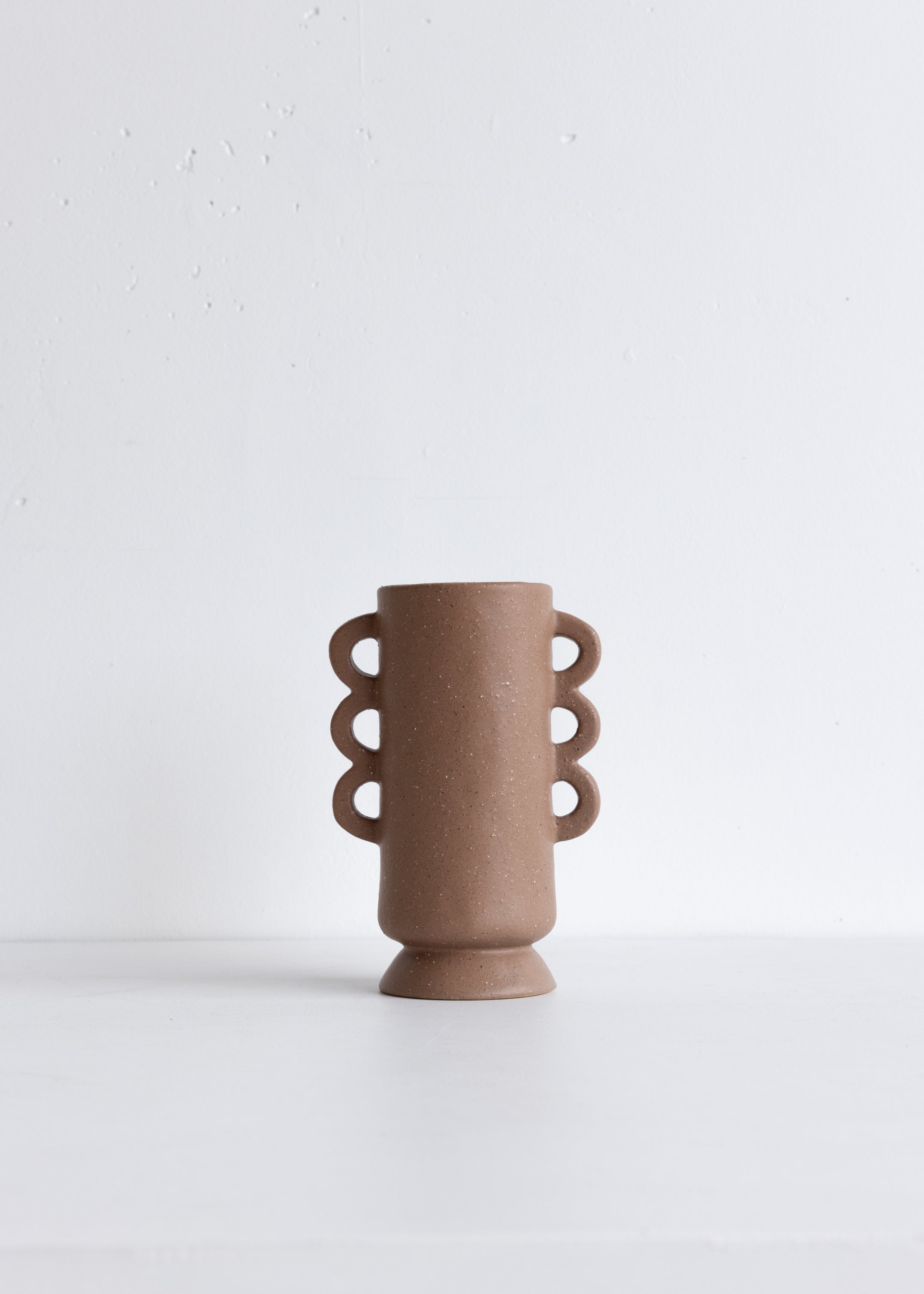 Wavy Stoneware Vase / Nougat