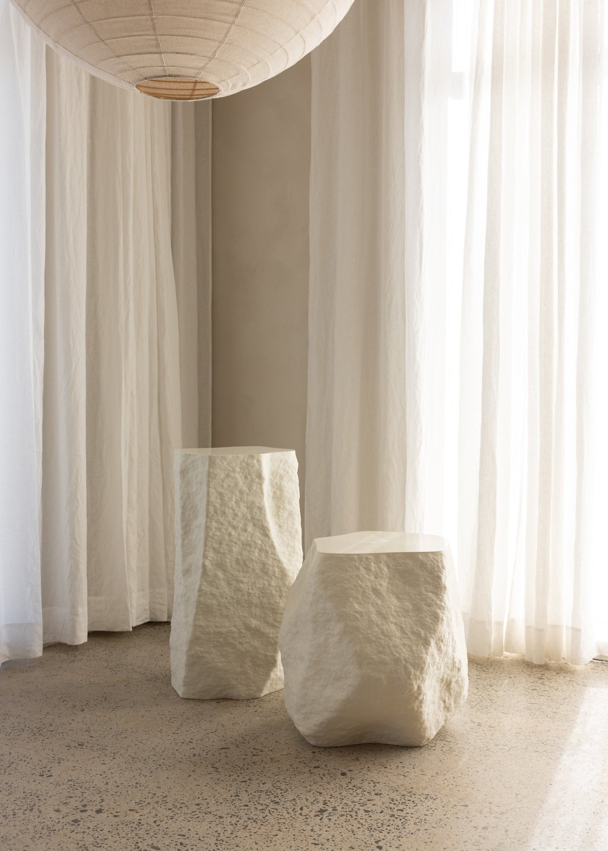 Rock Plinth / Eggshell
