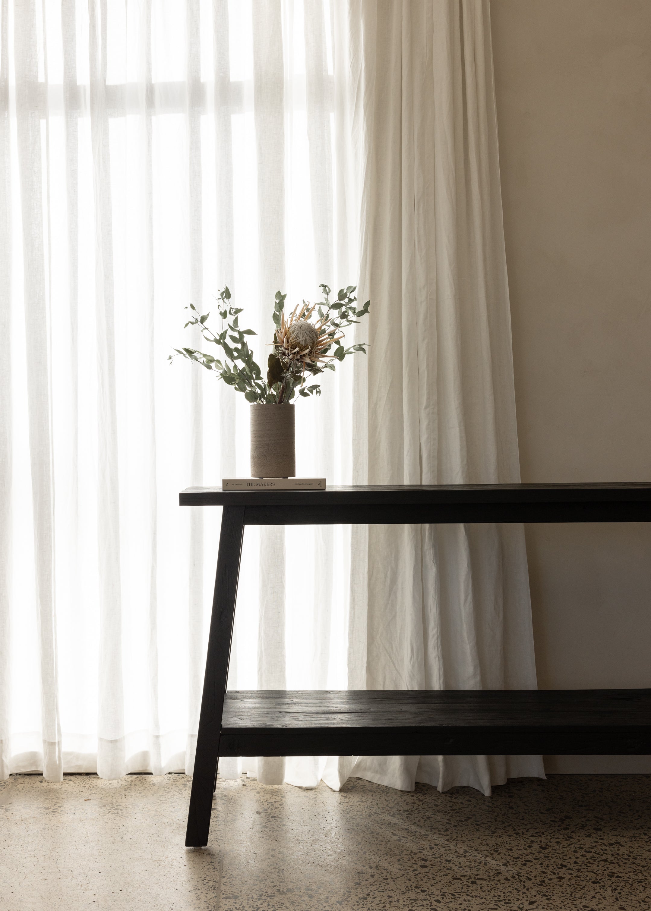 Sara Teak Console 150cm / Black