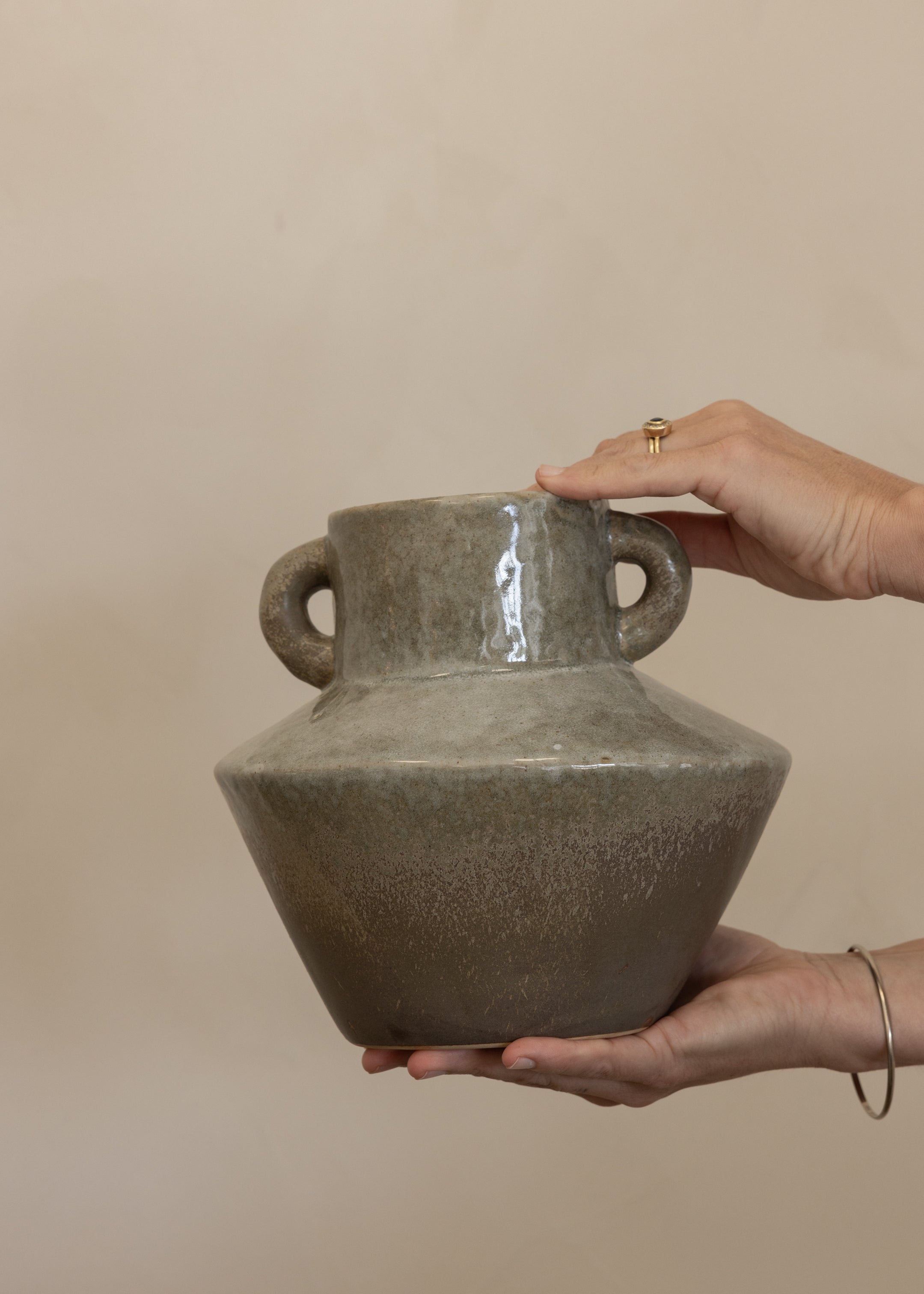 Stoneware Vase / Moss