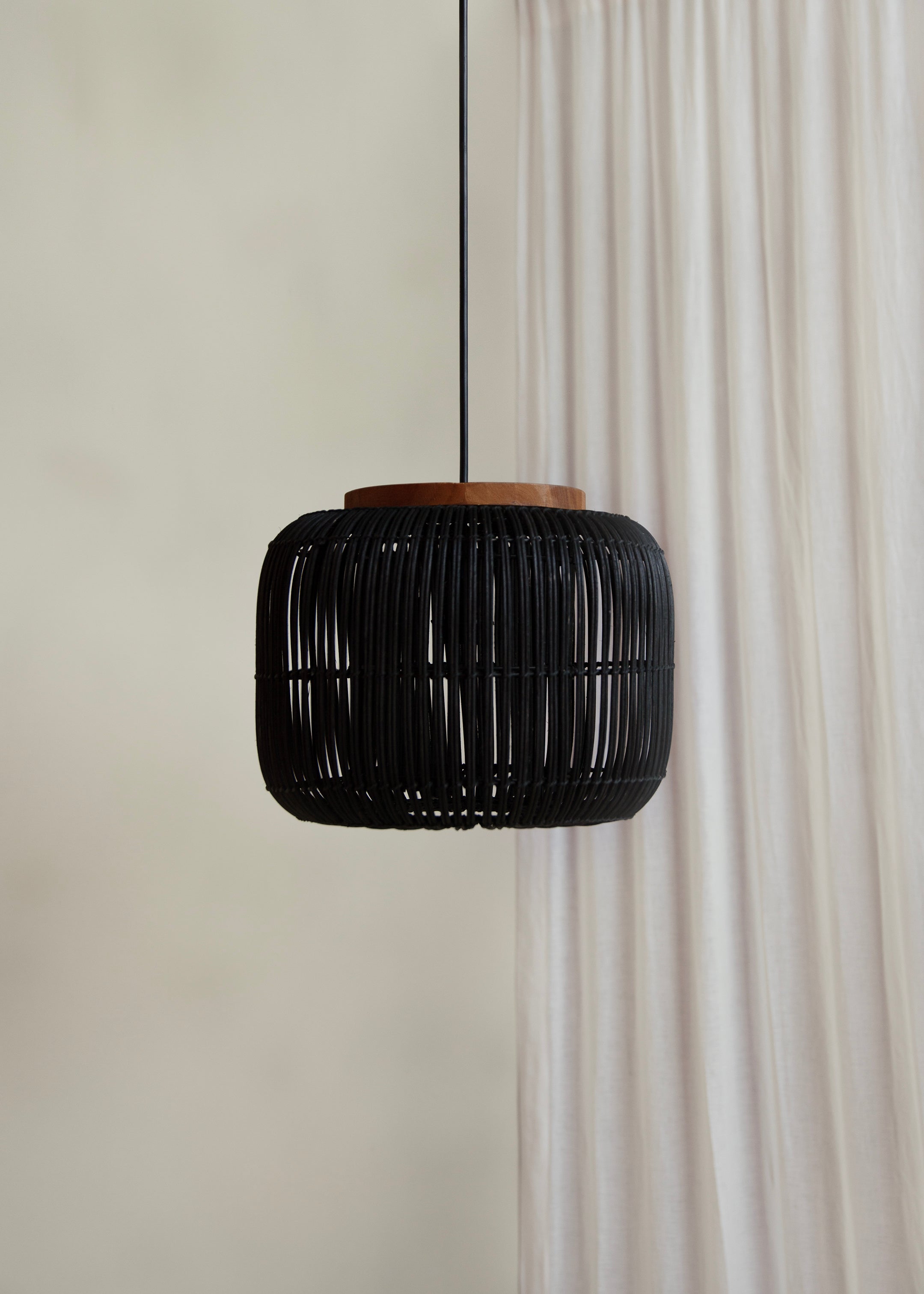 Ebba Pendant Small / Black