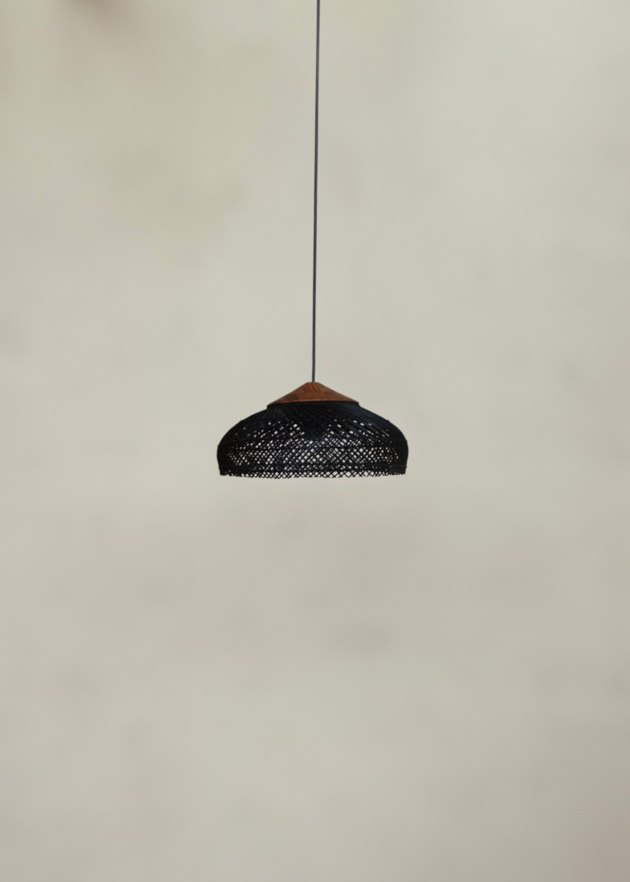 Otis Pendant  / Black