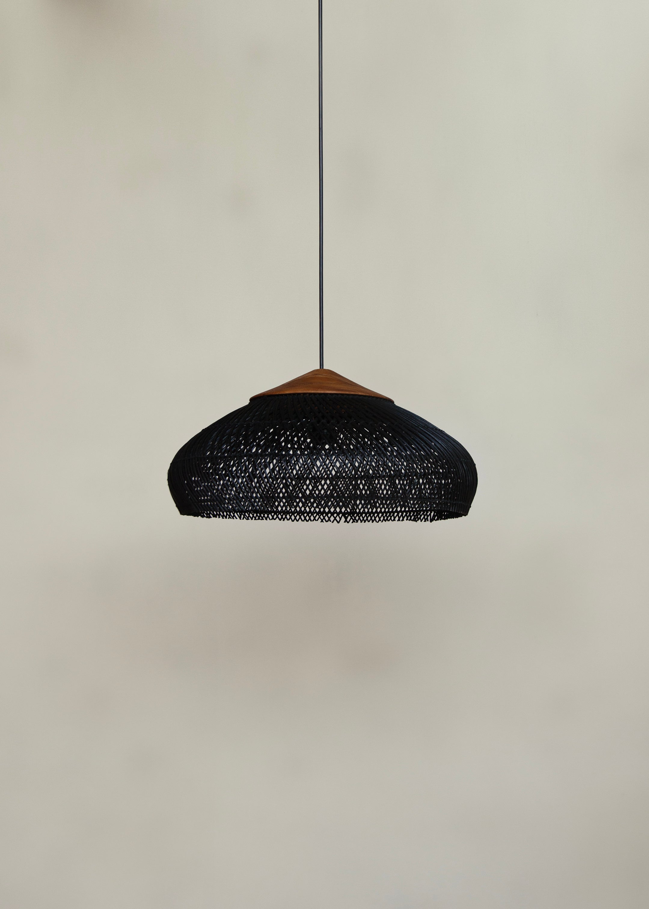 Otis Pendant  / Black