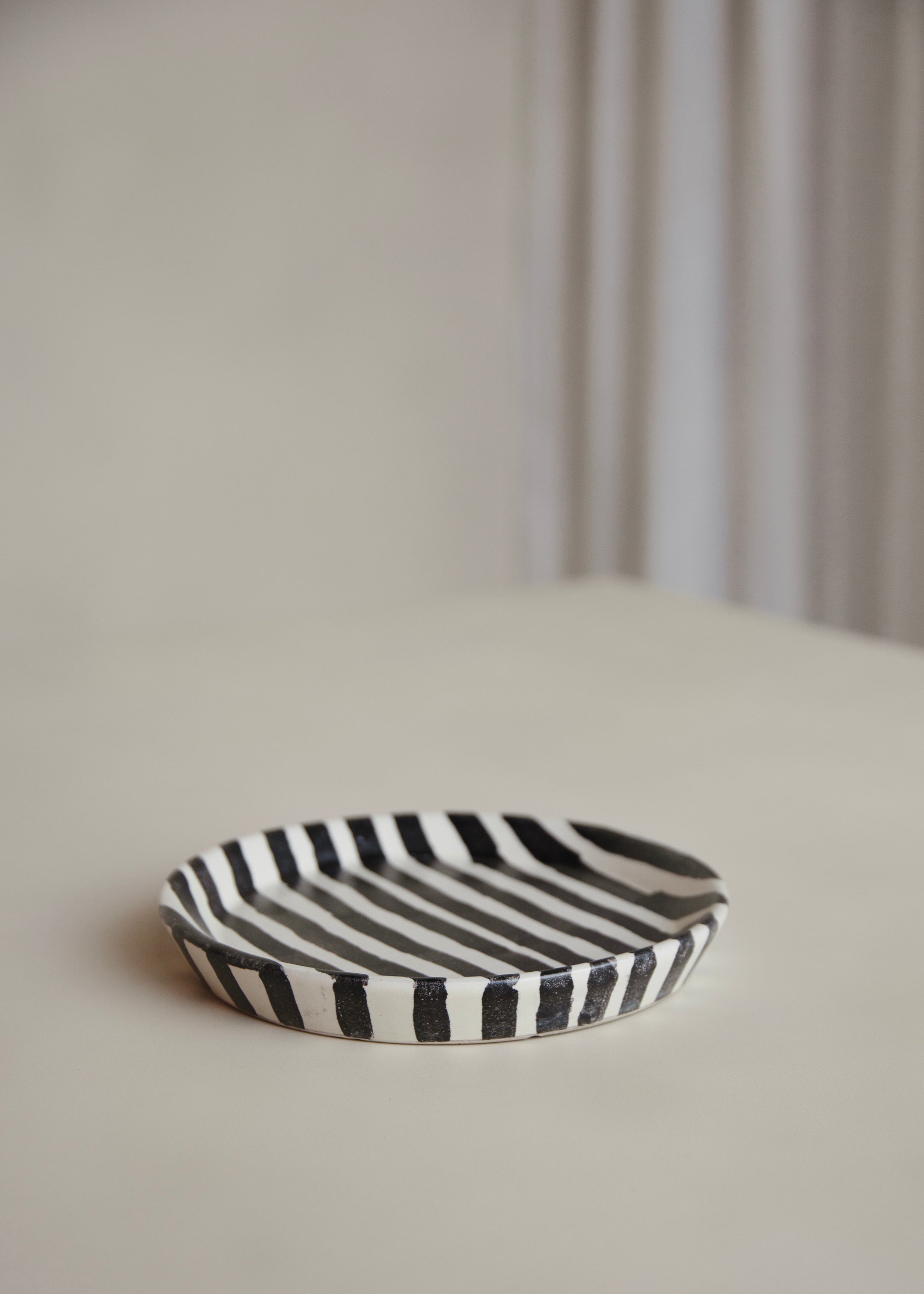 Kirana Plate / Striped