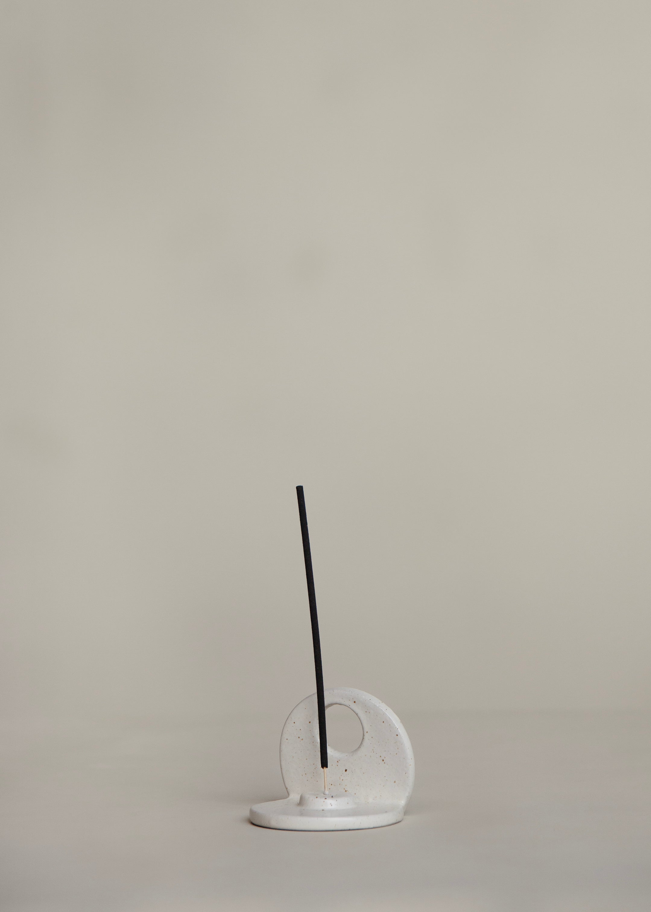 Ati Incense Holder / Speckled White