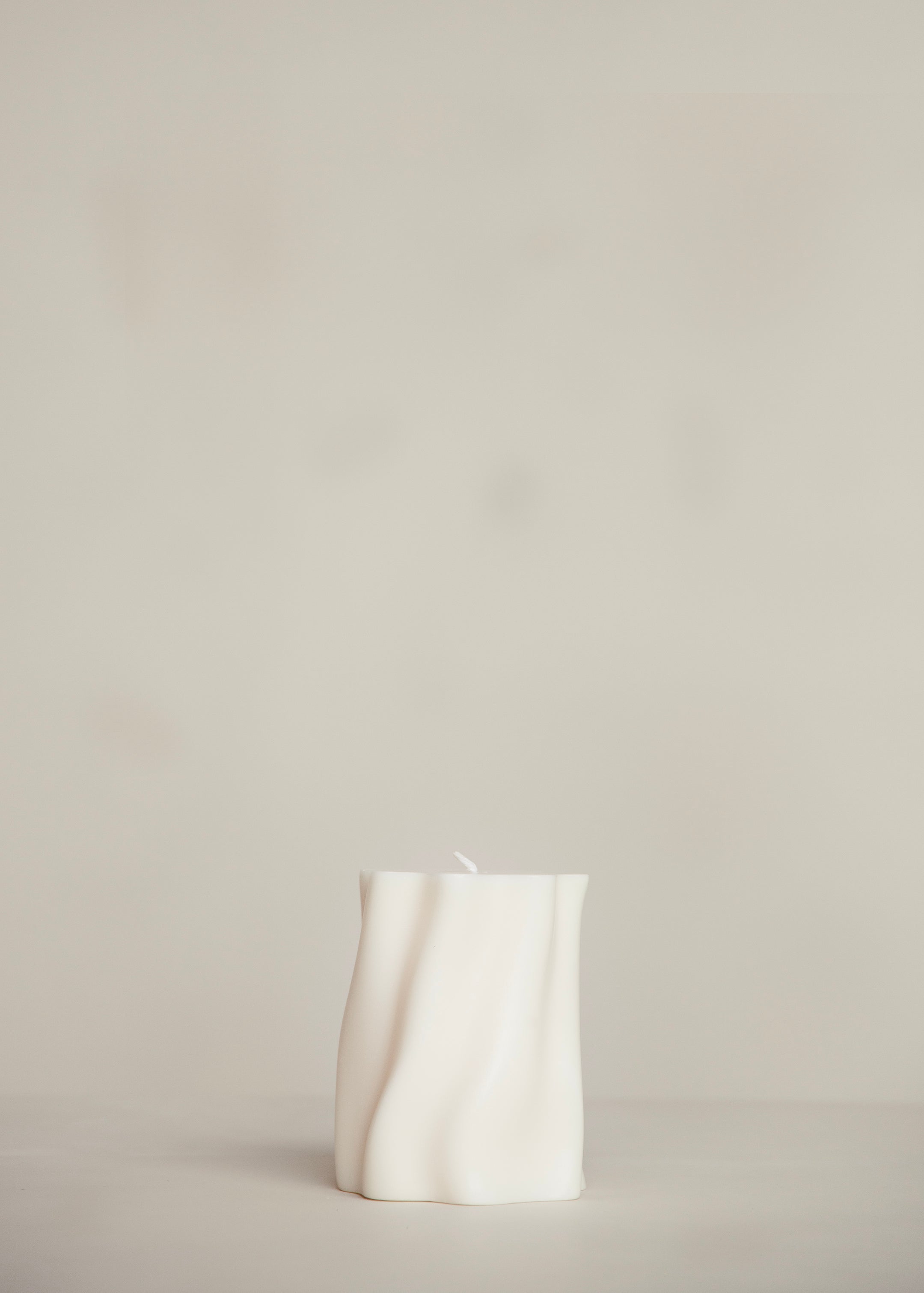 Lulu Pillar Candle / Ivory