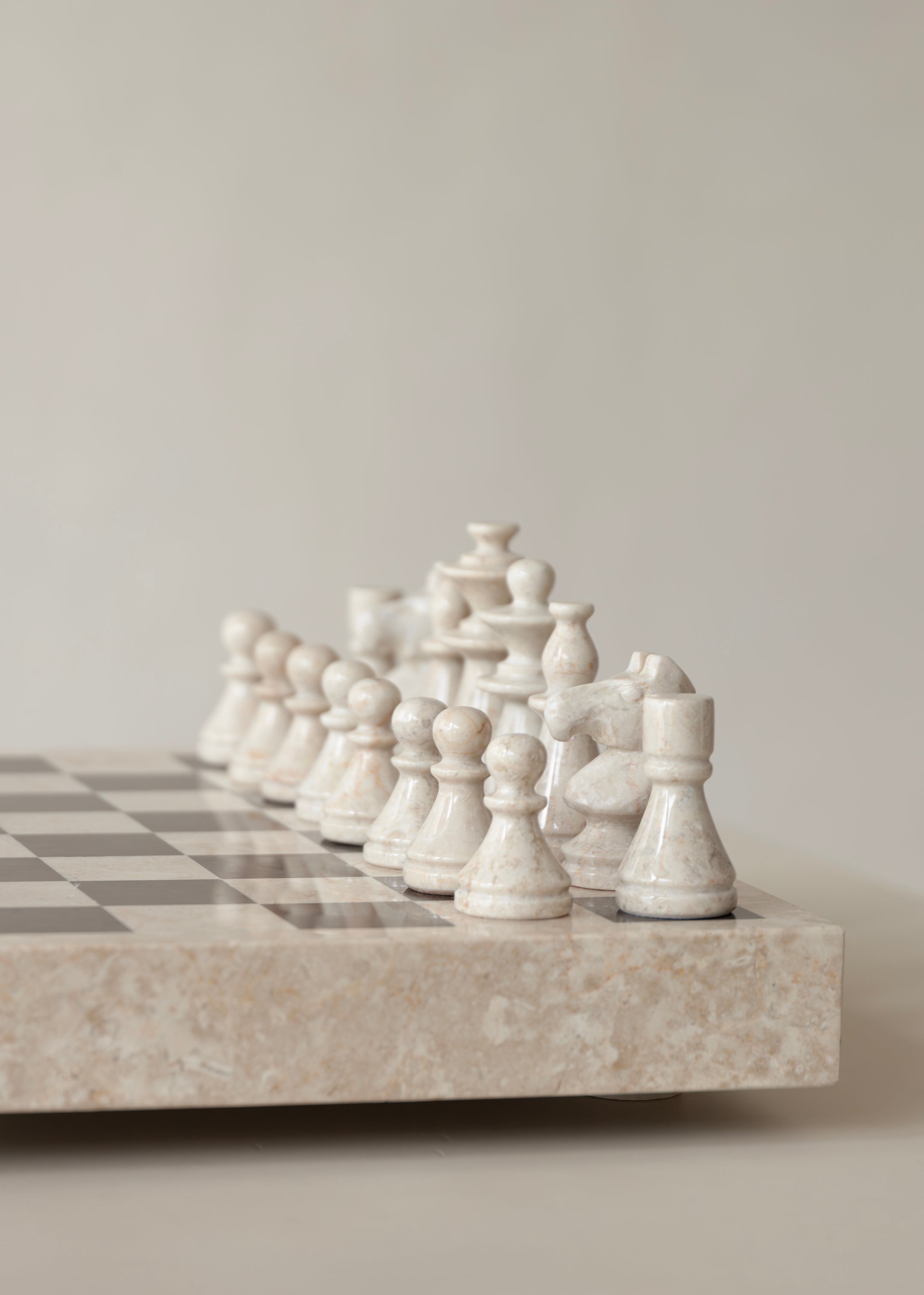 Maku Marble Chess Set / Cream and Black